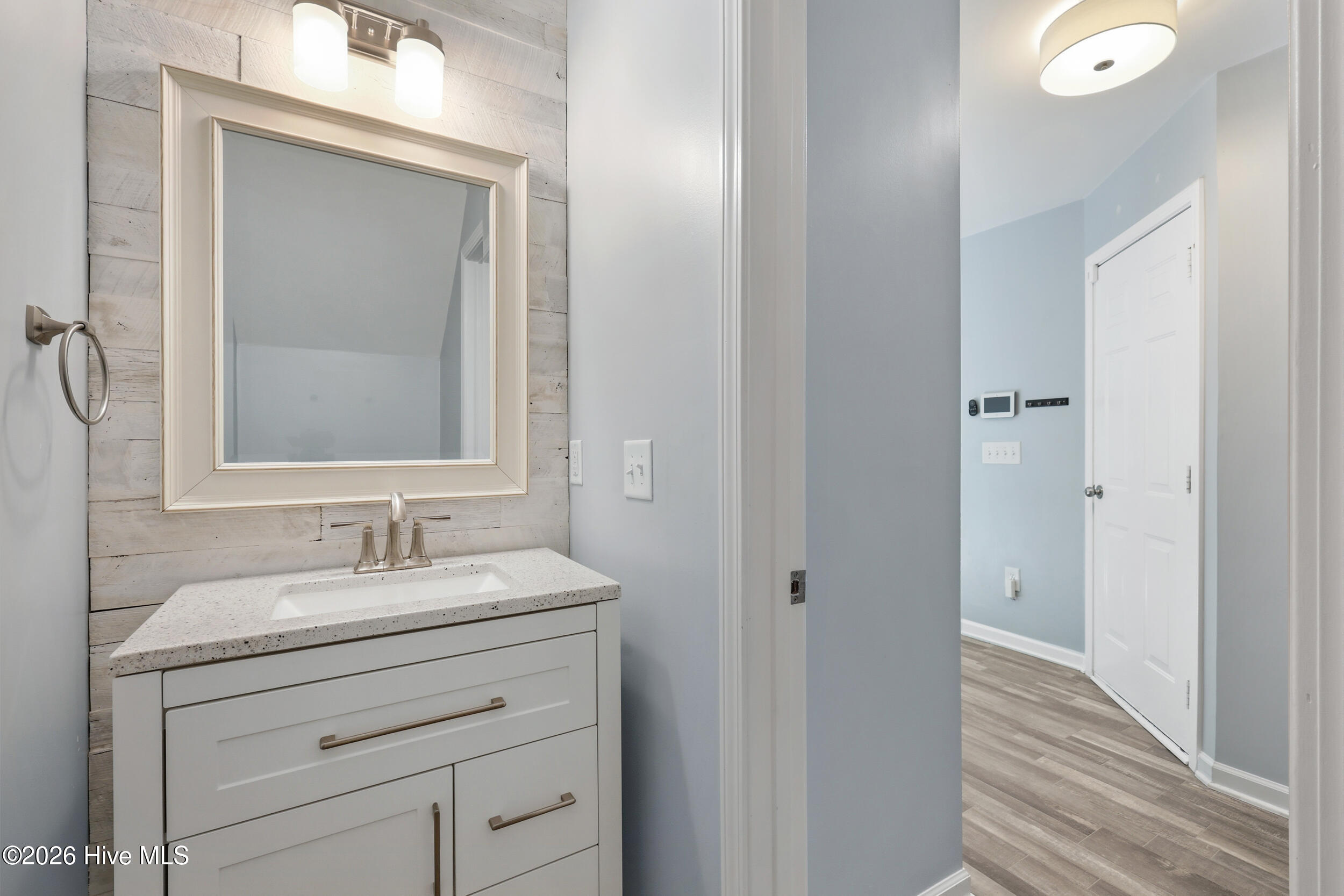 100567487 | Photo 16