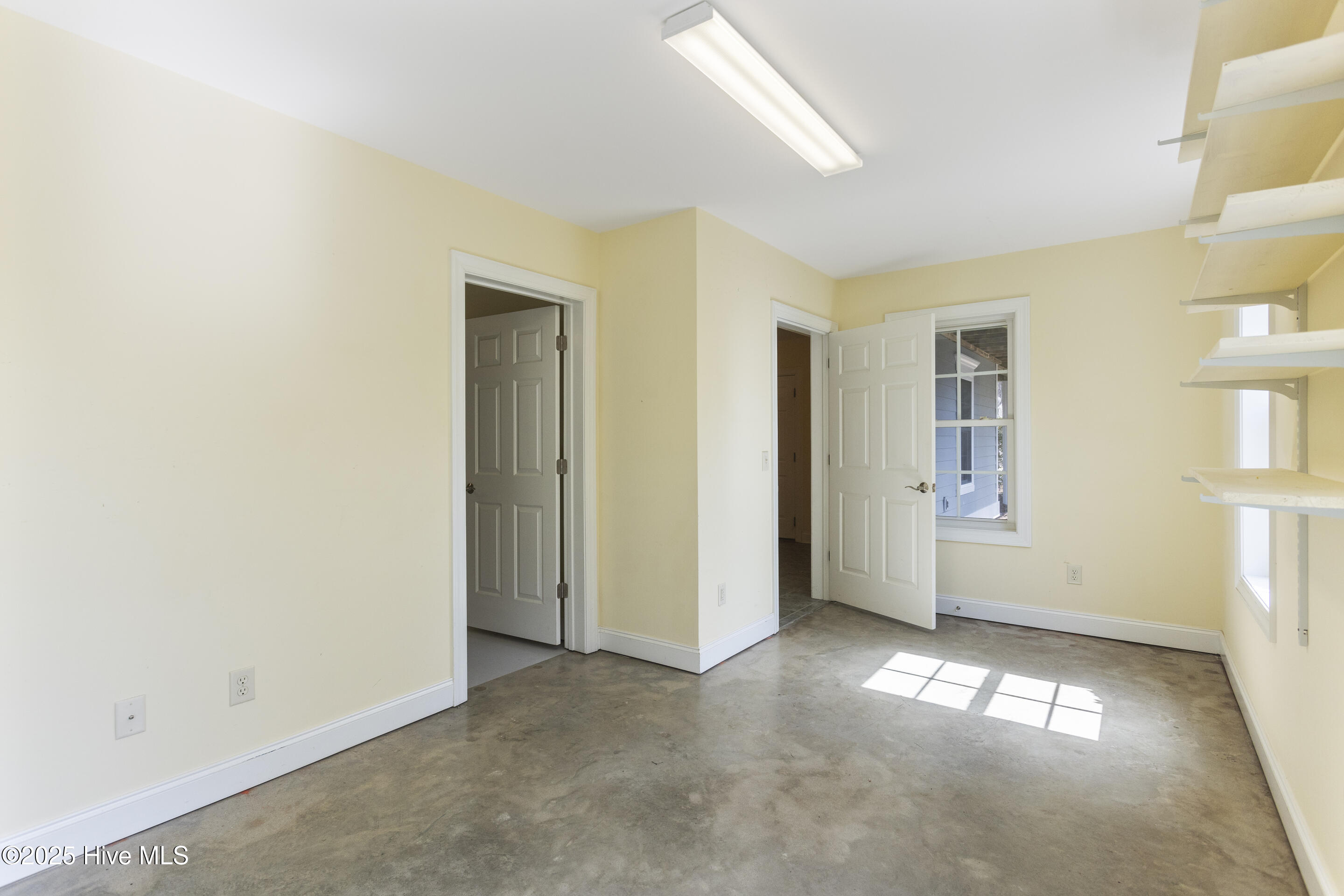 100493610 | Photo 85