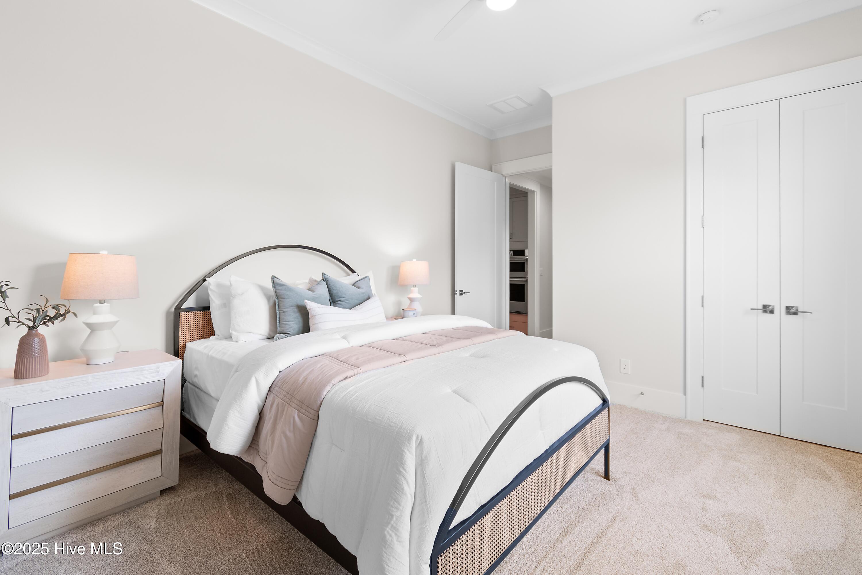 100492285 | Photo 26