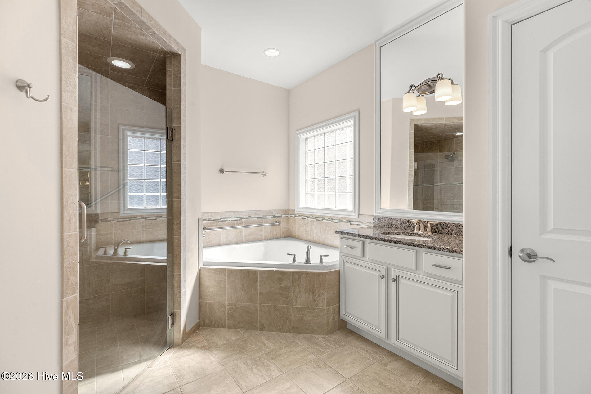 100556141 | Photo 29