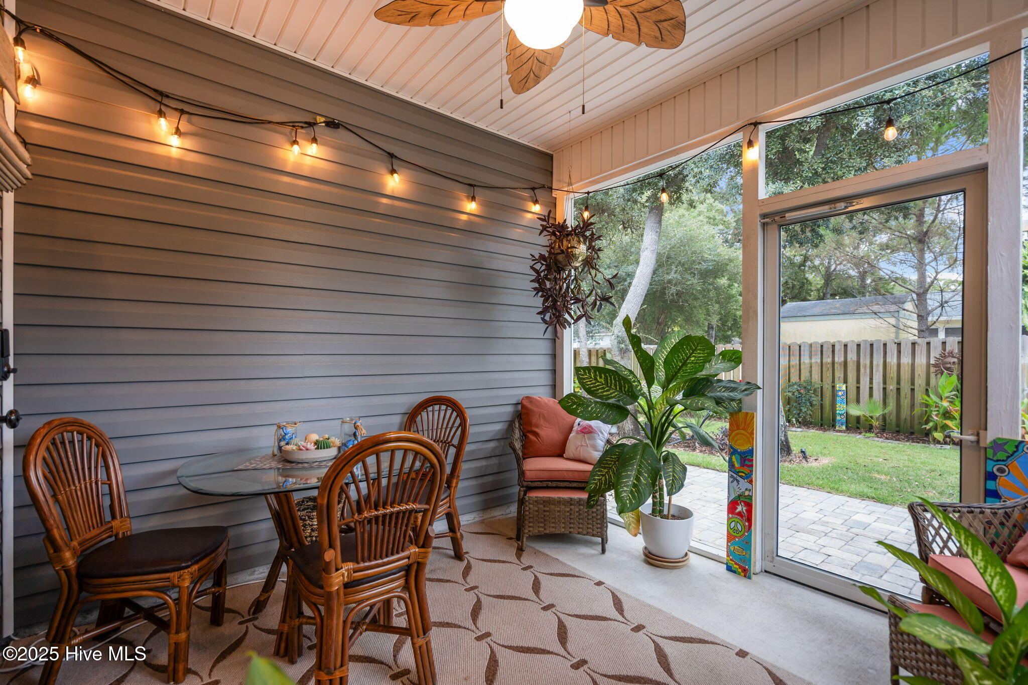 100552886 | Photo 31