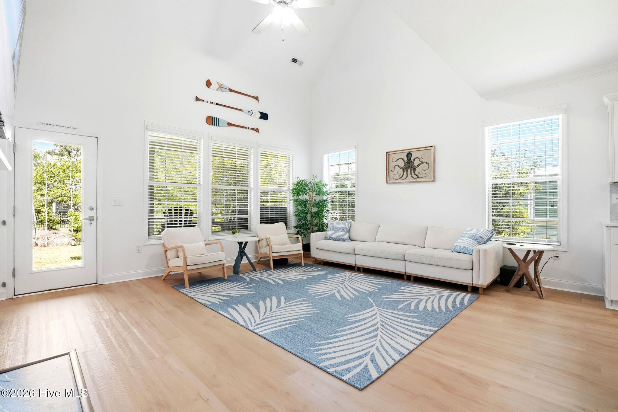 100566461 | Photo 28