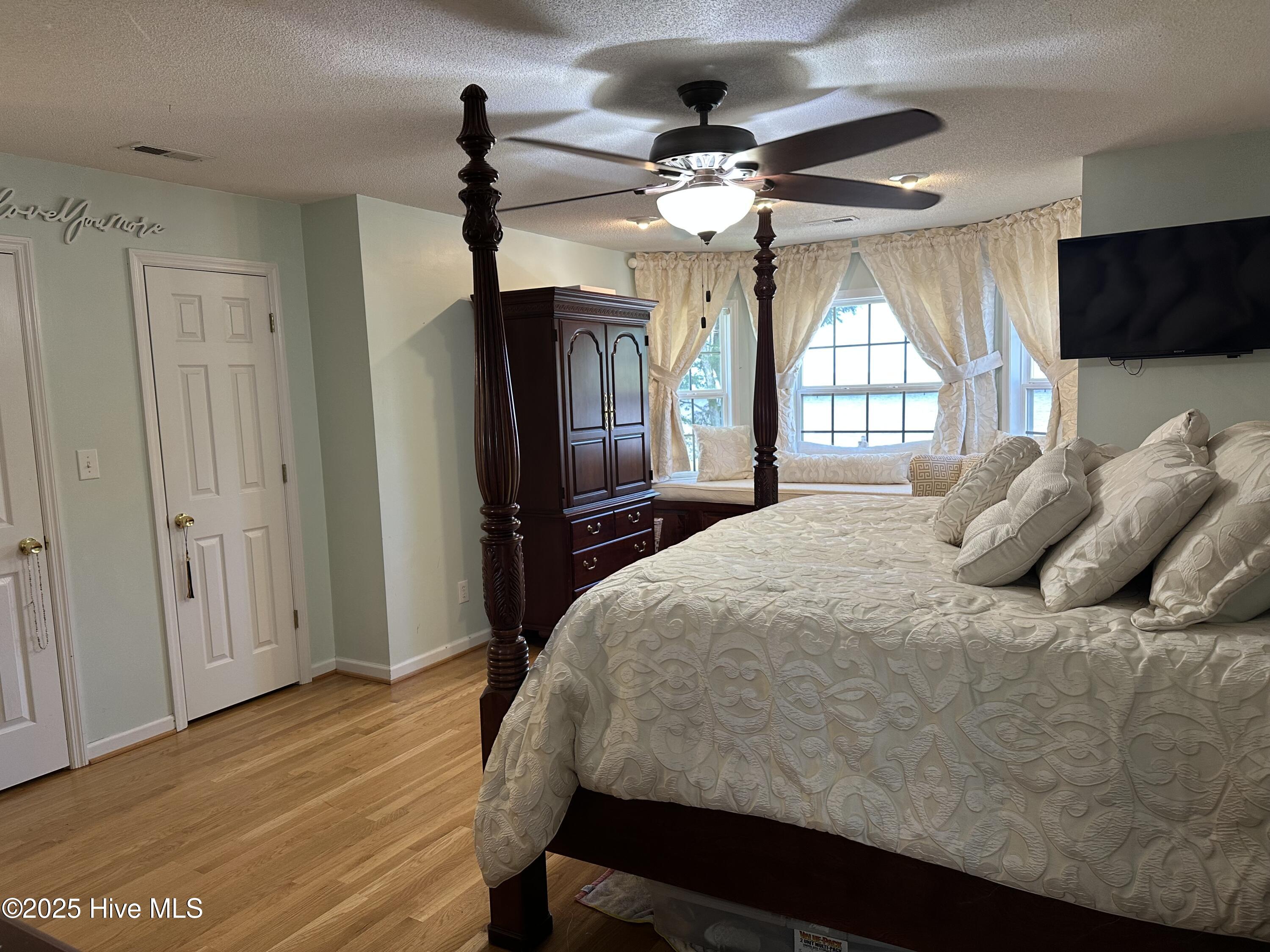 100514130 | Photo 110