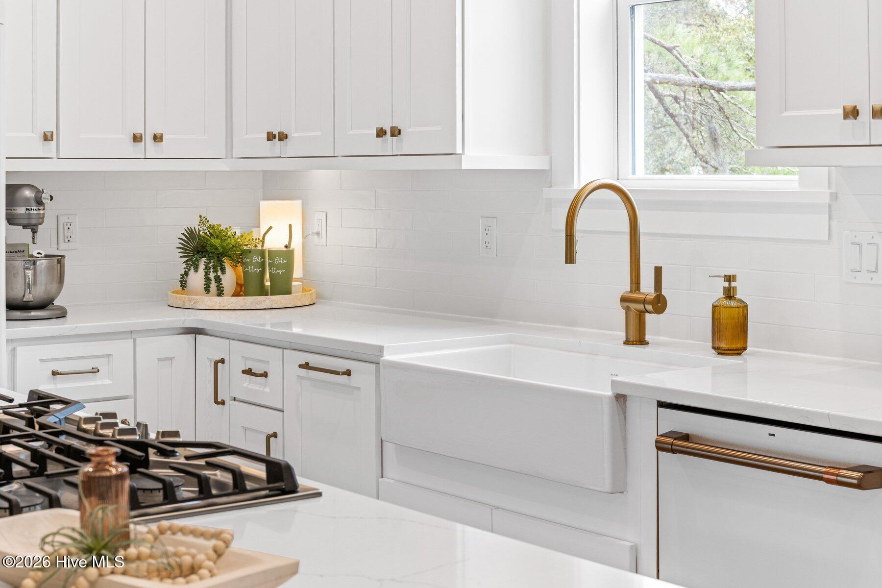 100554015 | Photo 22