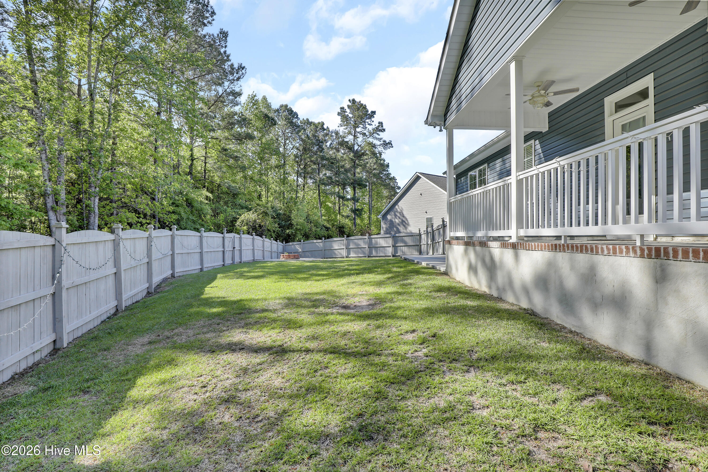 100569069 | Photo 34