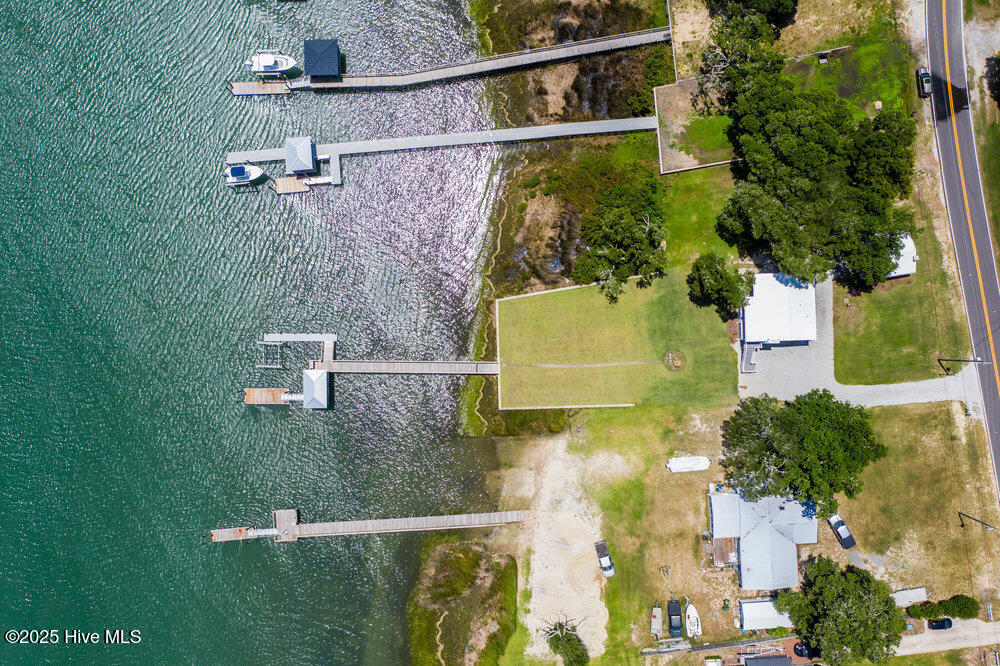 100556855 | Photo 40