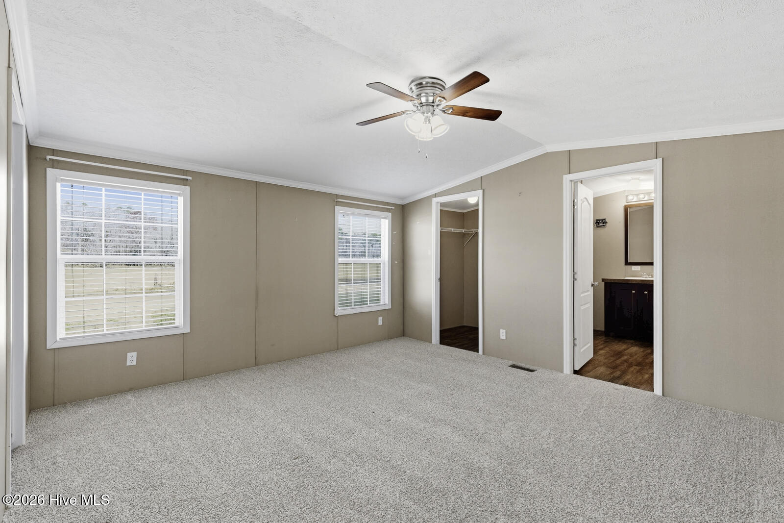 100559966 | Photo 10