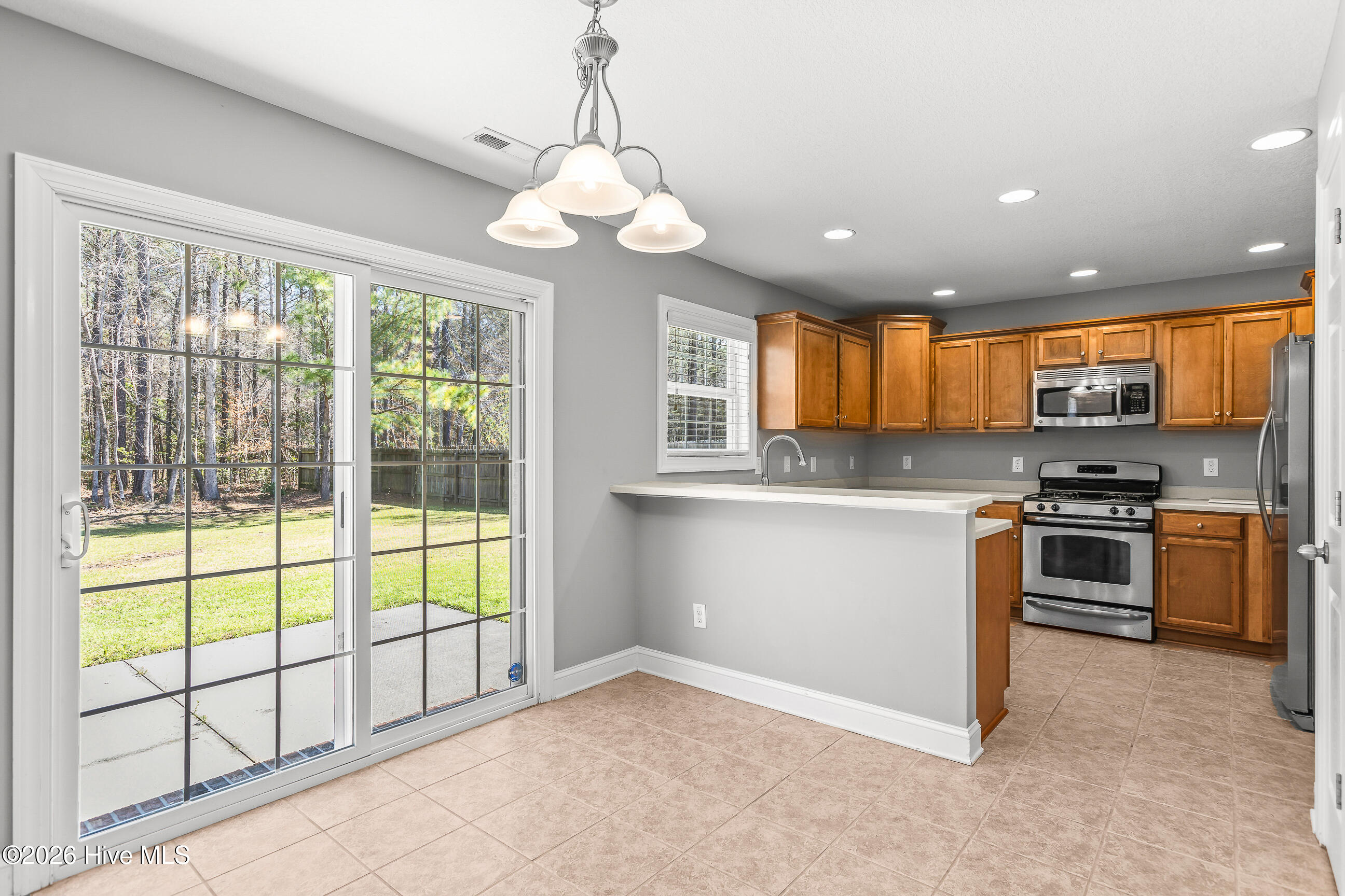 100561701 | Photo 12