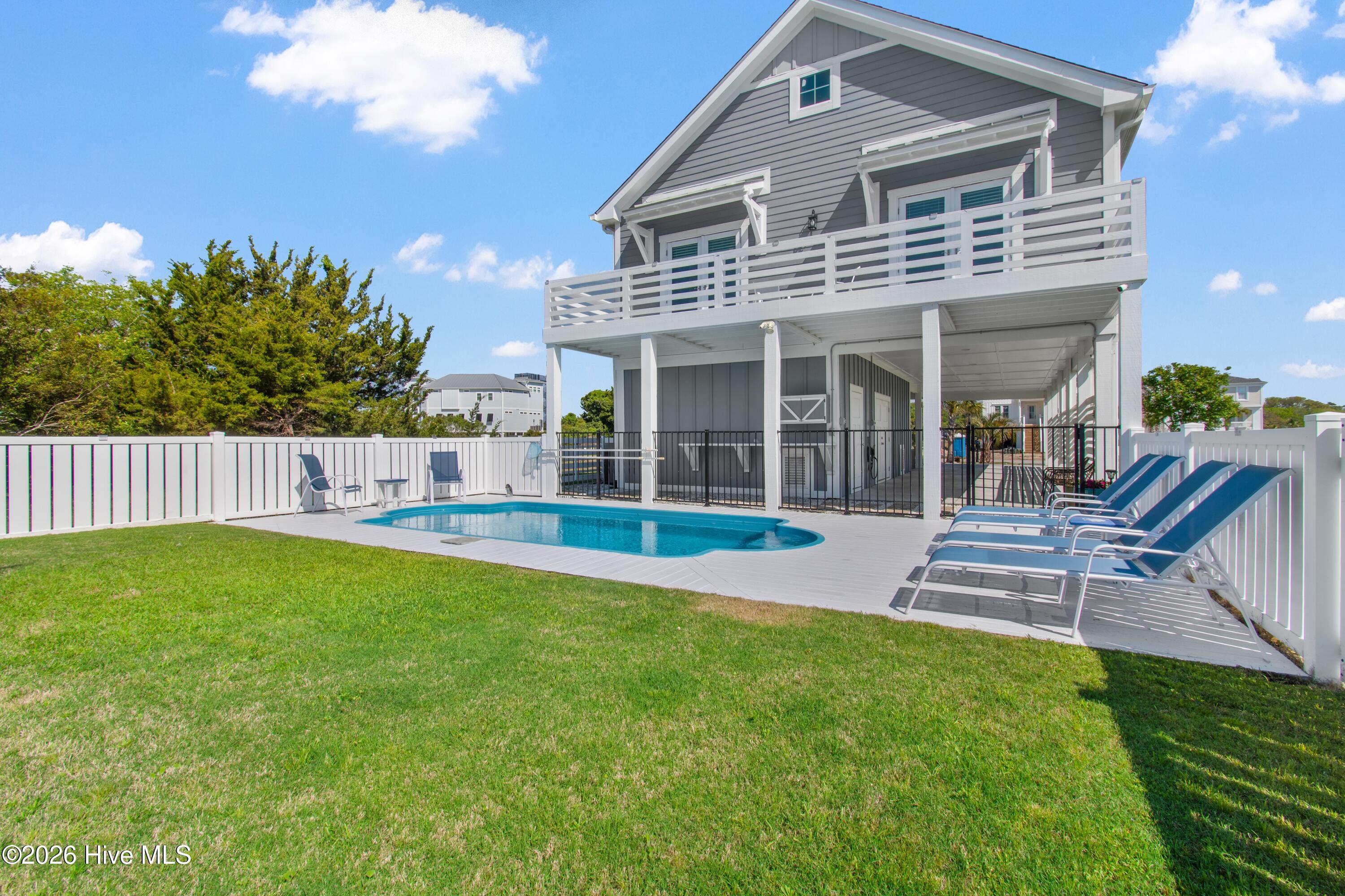 100567916 | Photo 10