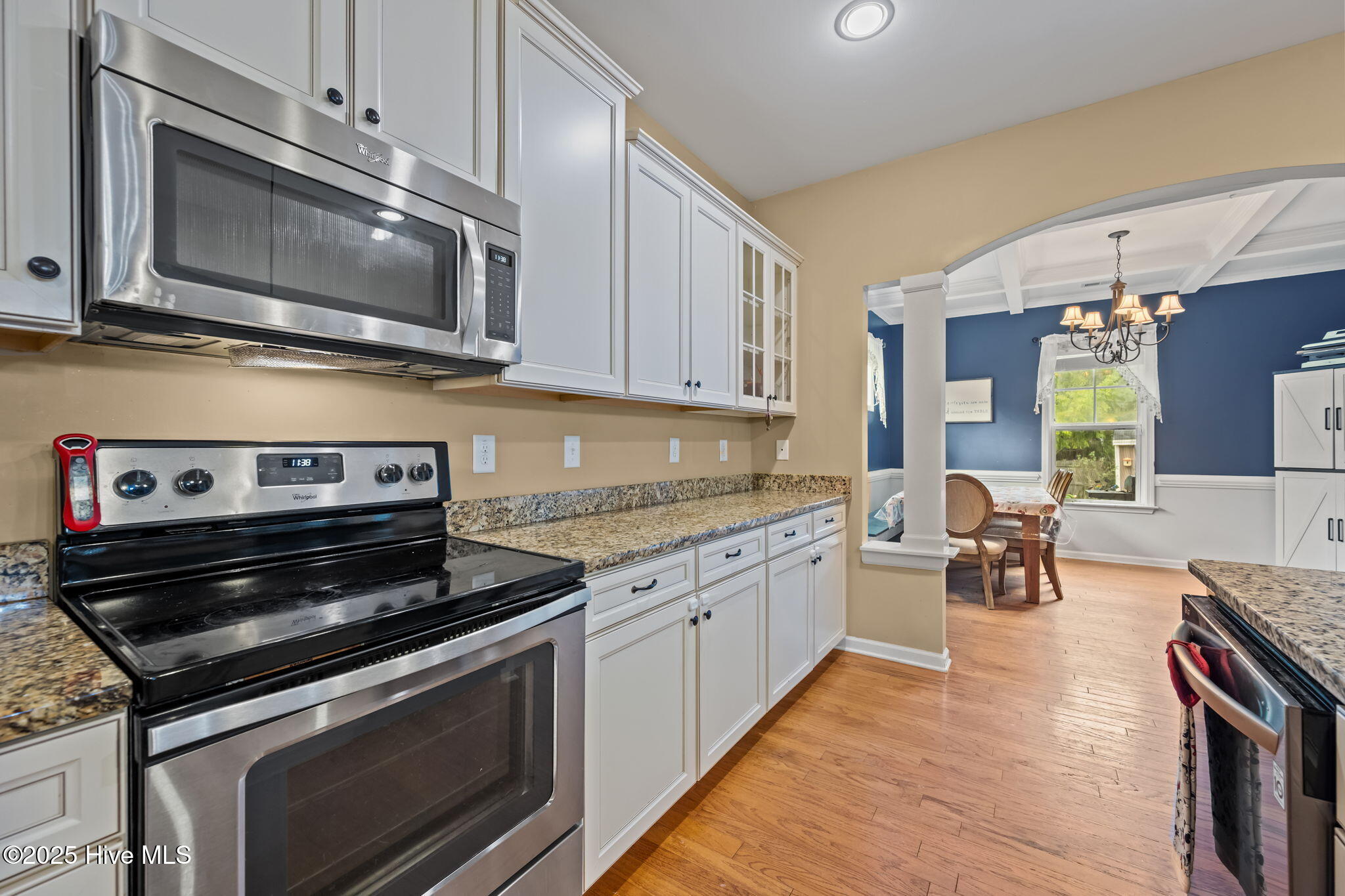 100535491 | Photo 11