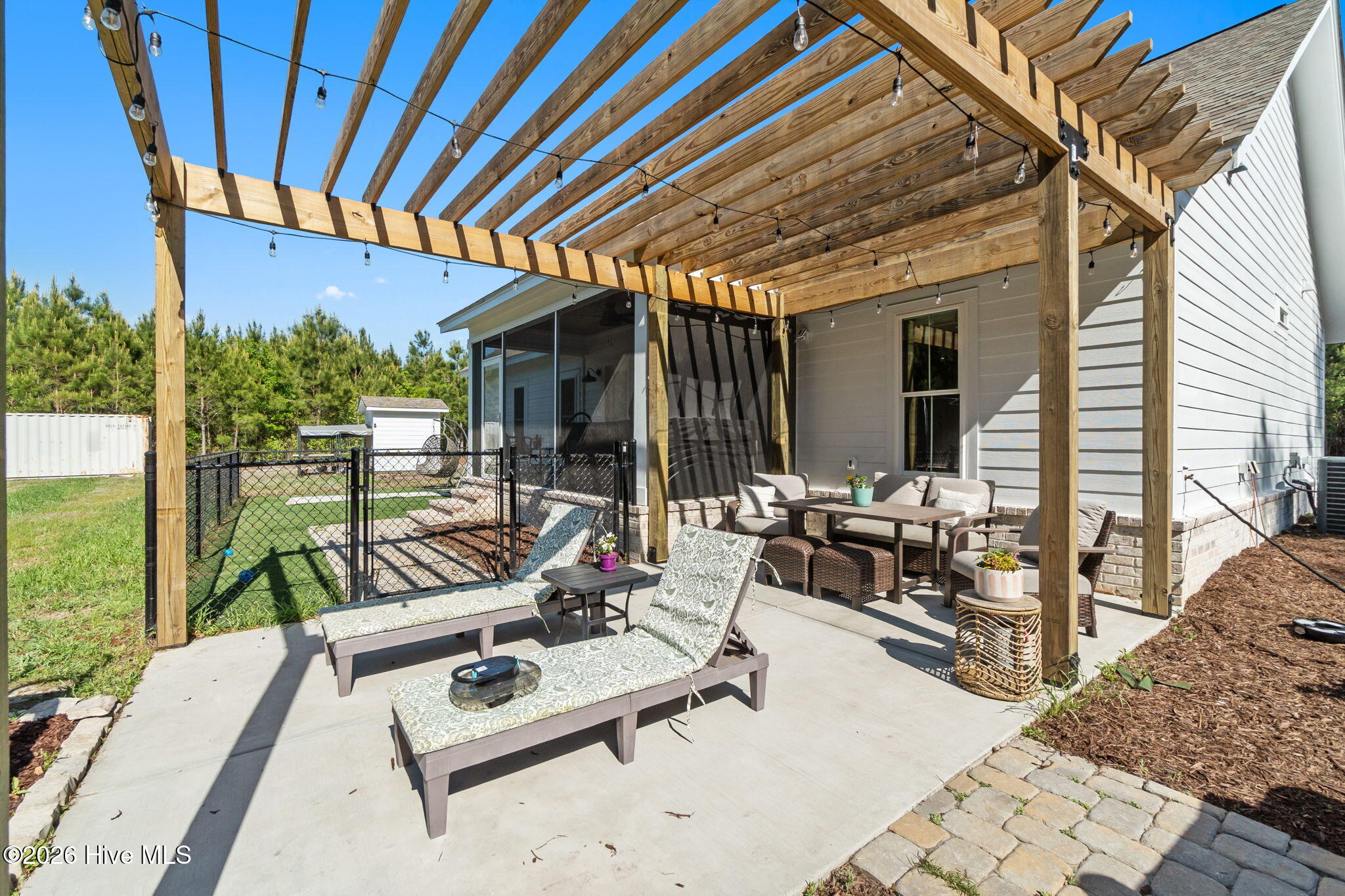 100569675 | Photo 34