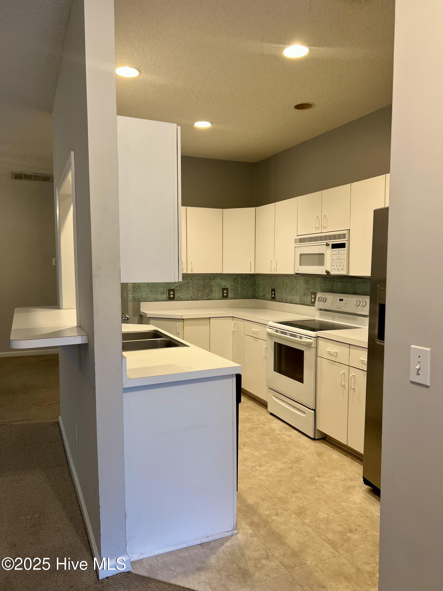 1600 Sturdivant Drive #54, Wilmington, NC 28403 – photo 3: IMG_9463