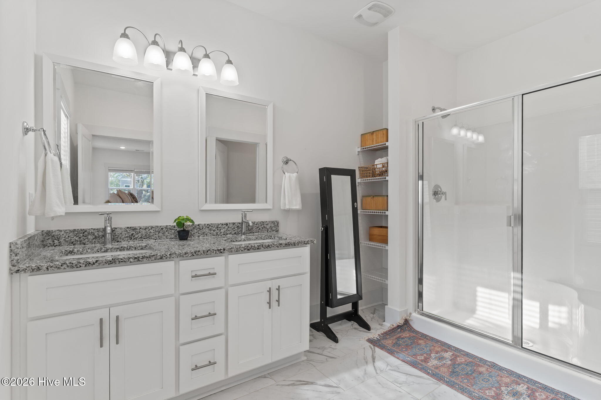 100562426 | Photo 19