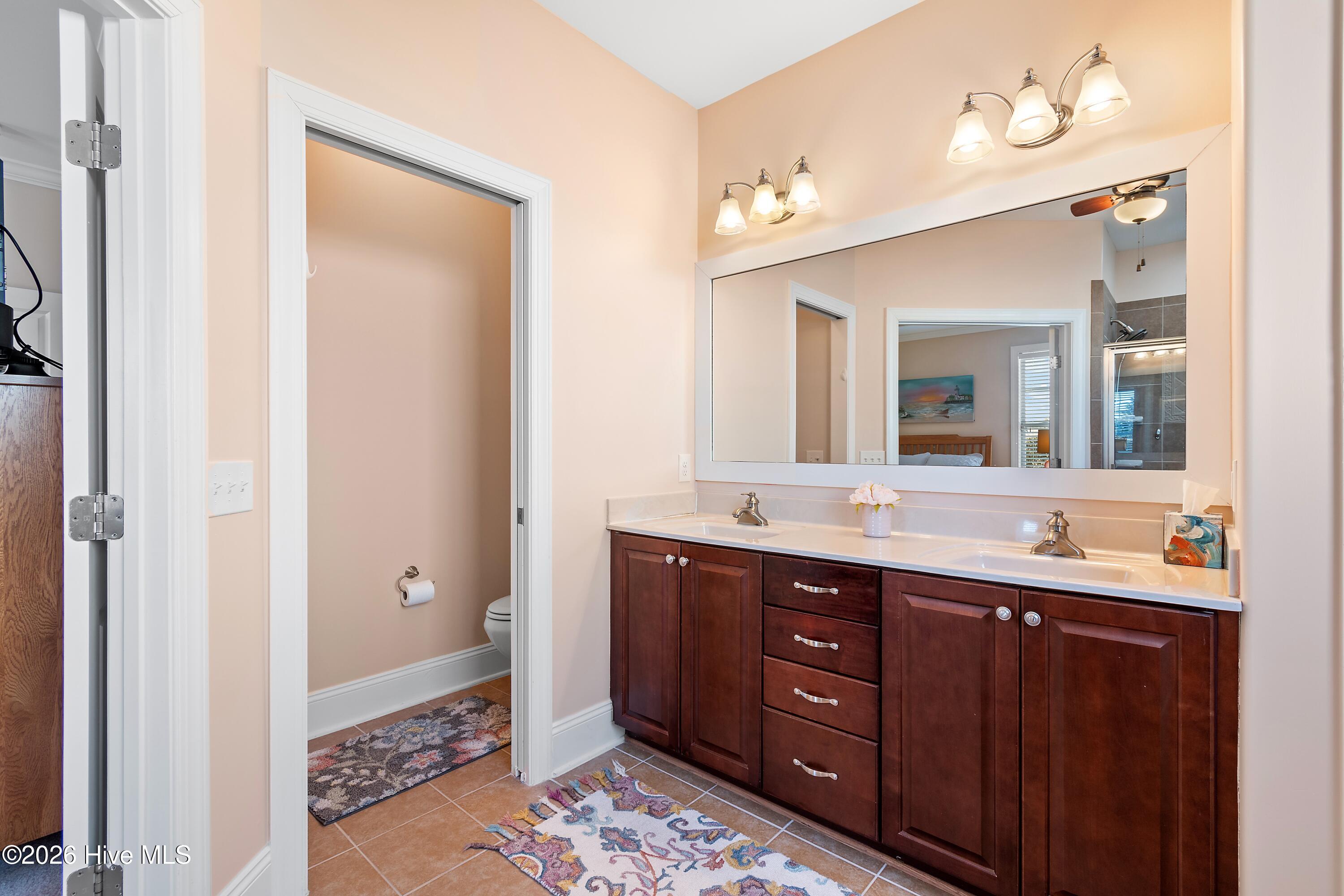 100538736 | Photo 23