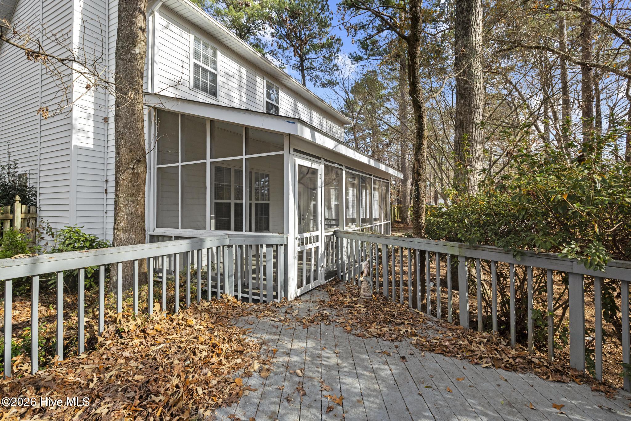 100548531 | Photo 38