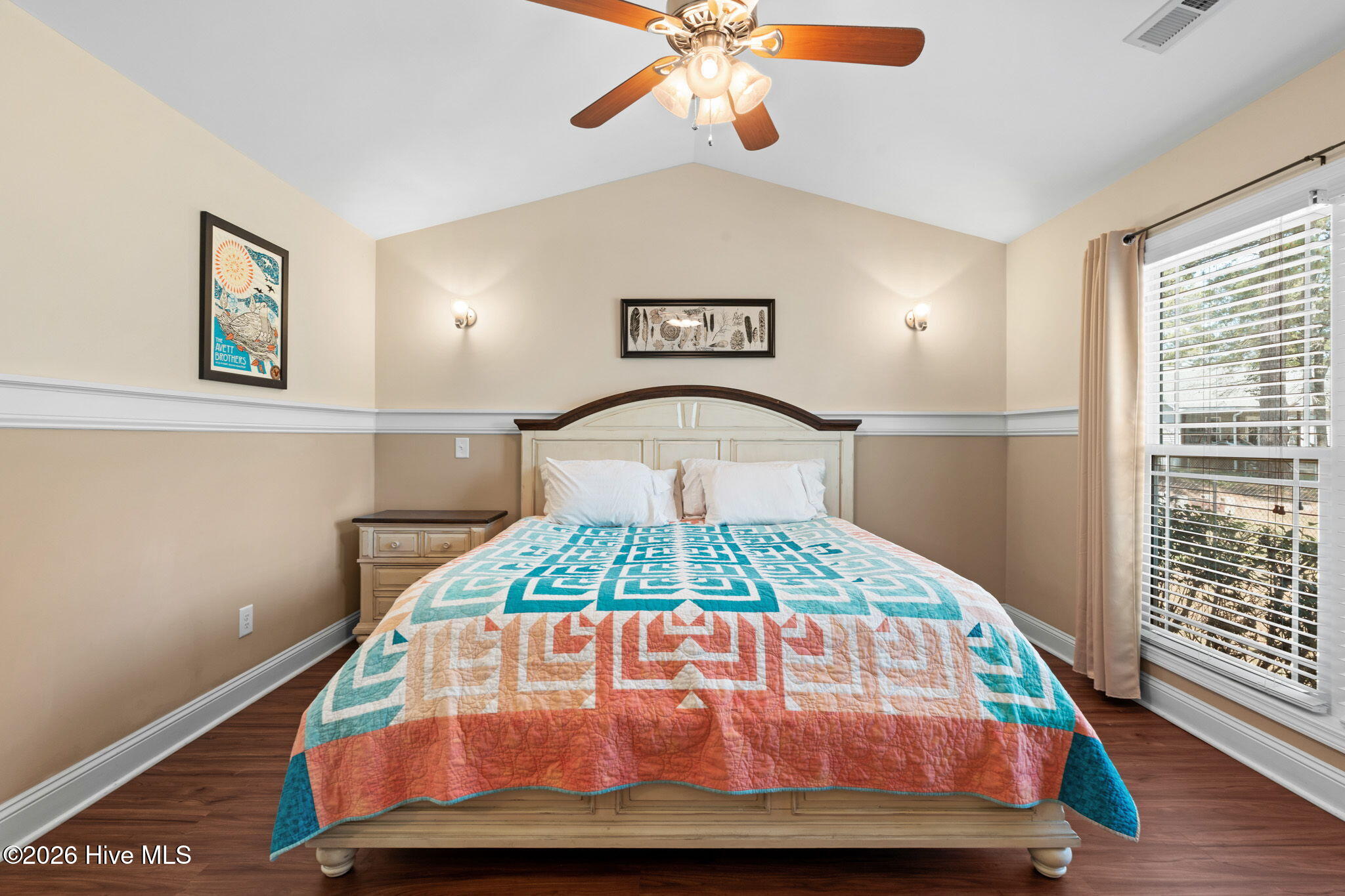 100564641 | Photo 17