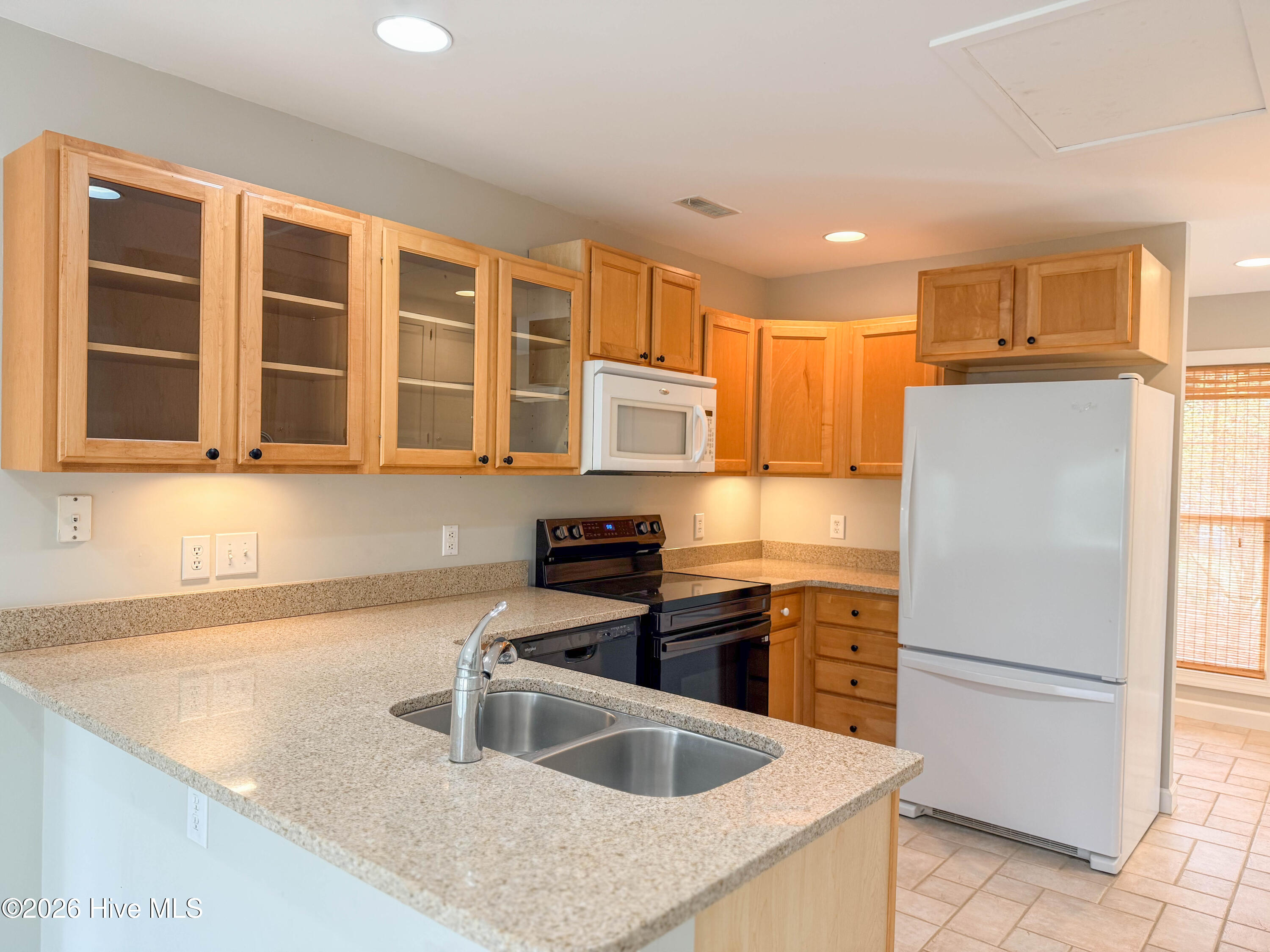 100562741 | Photo 17