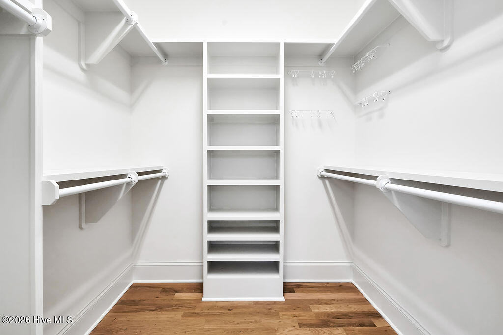 100566993 | Photo 30