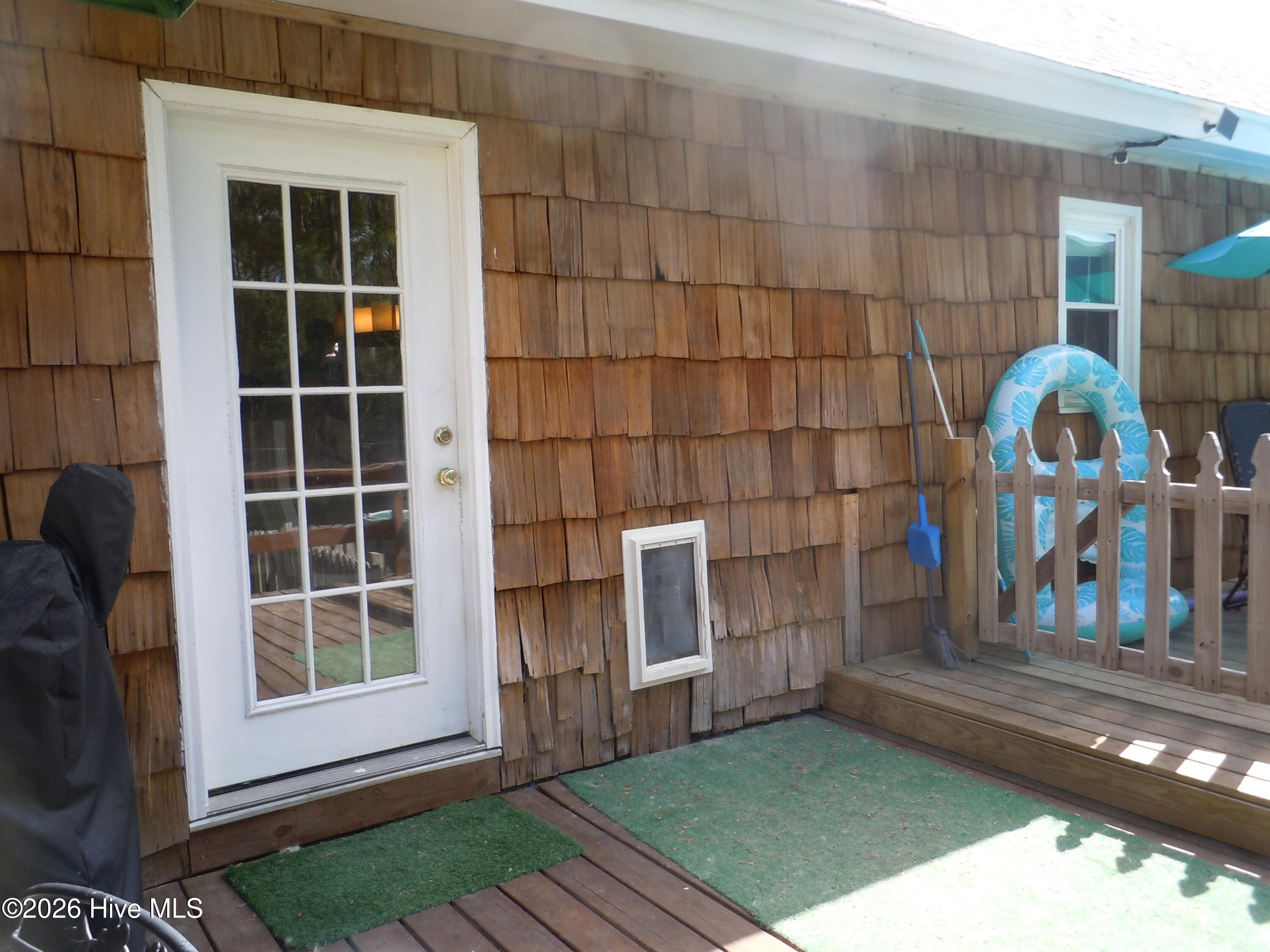 100565129 | Photo 78