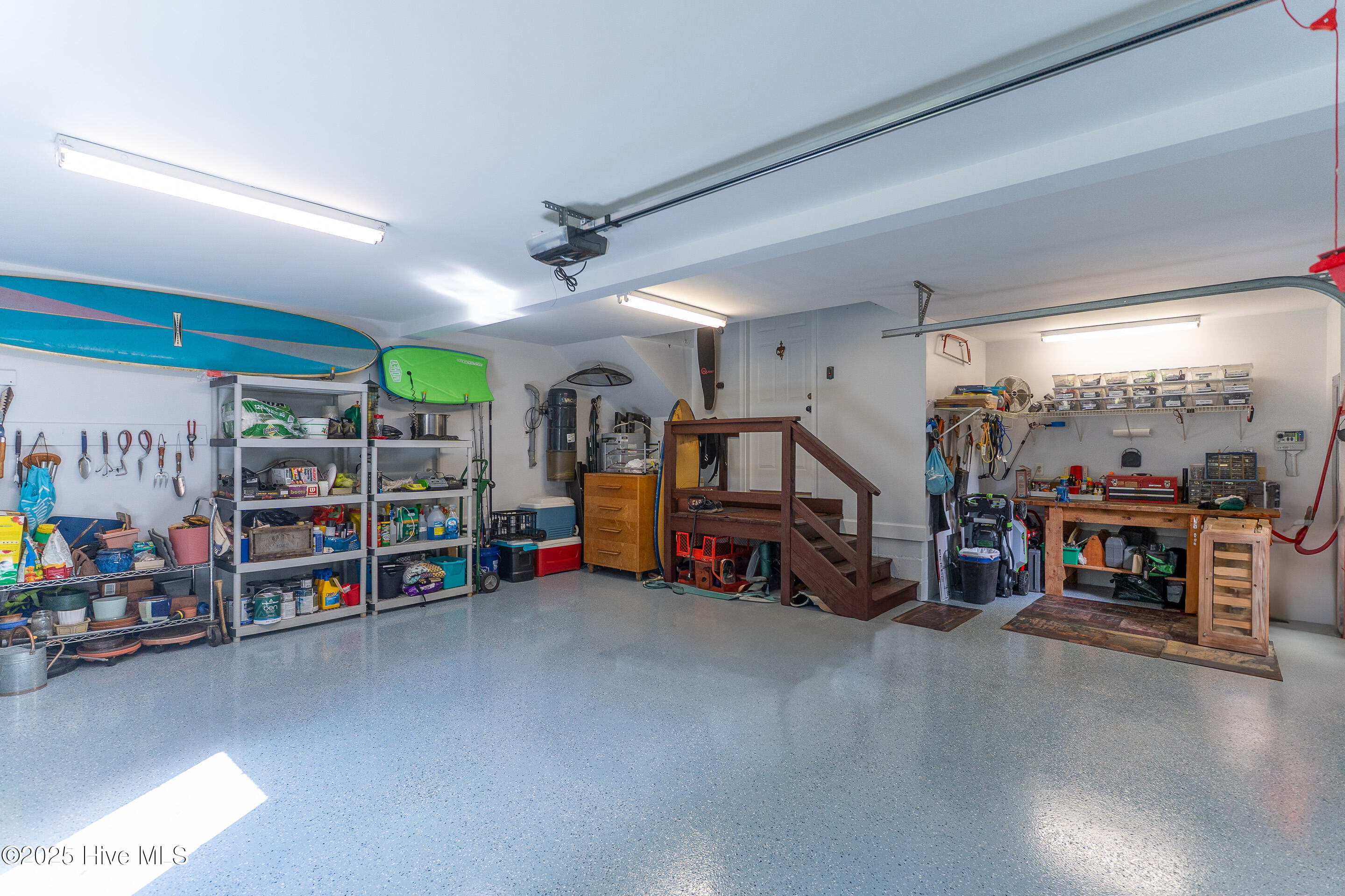 100549732 | Photo 41