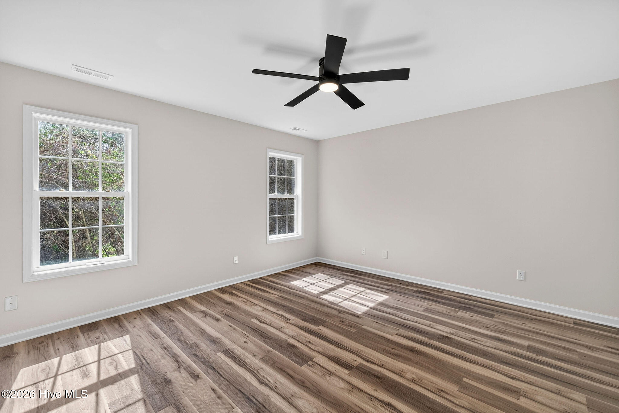 100562659 | Photo 17