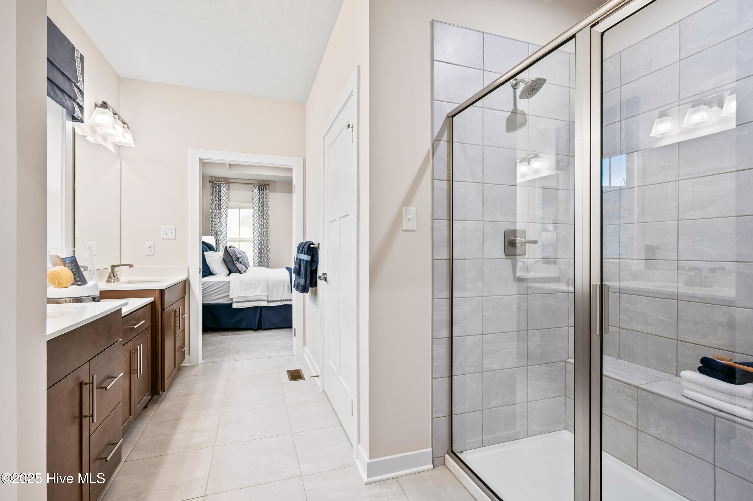 100522571 | Photo 17