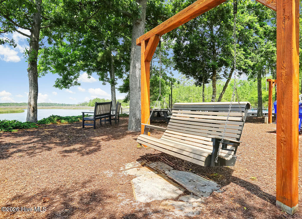 100557018 | Photo 97