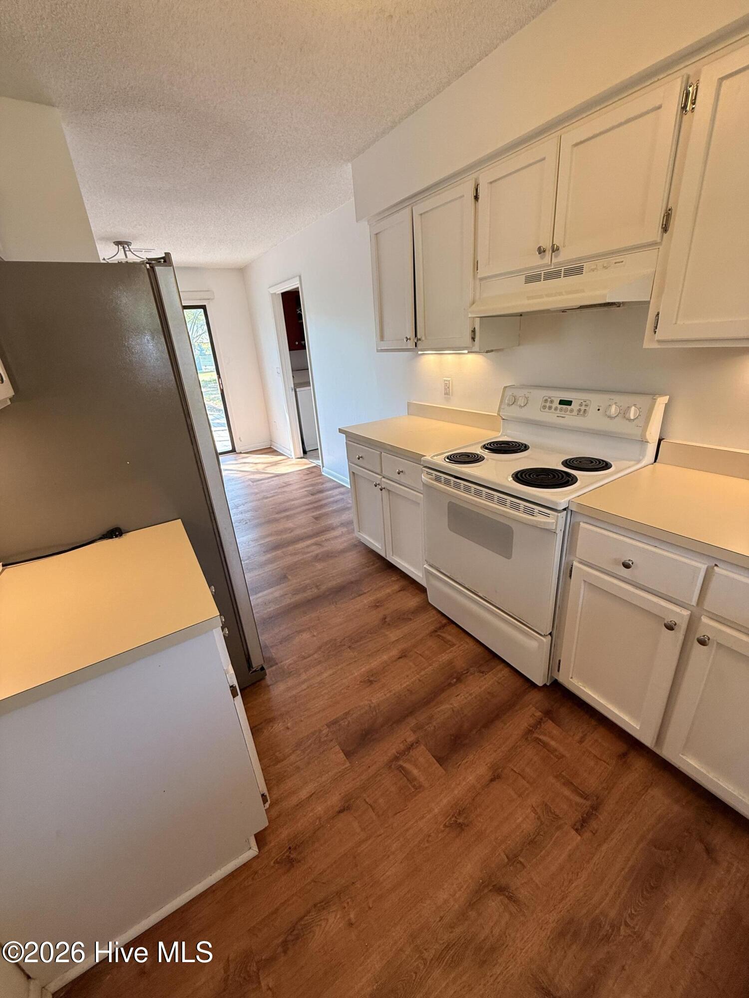 100566796 | Photo 14