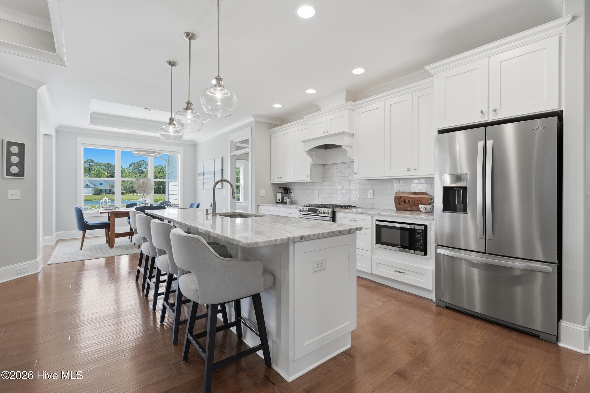 100567823 | Photo 24