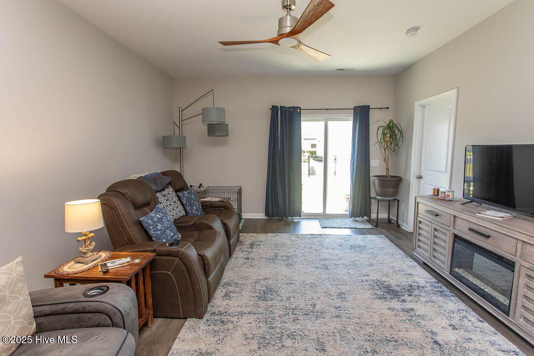 100529598 | Photo 13