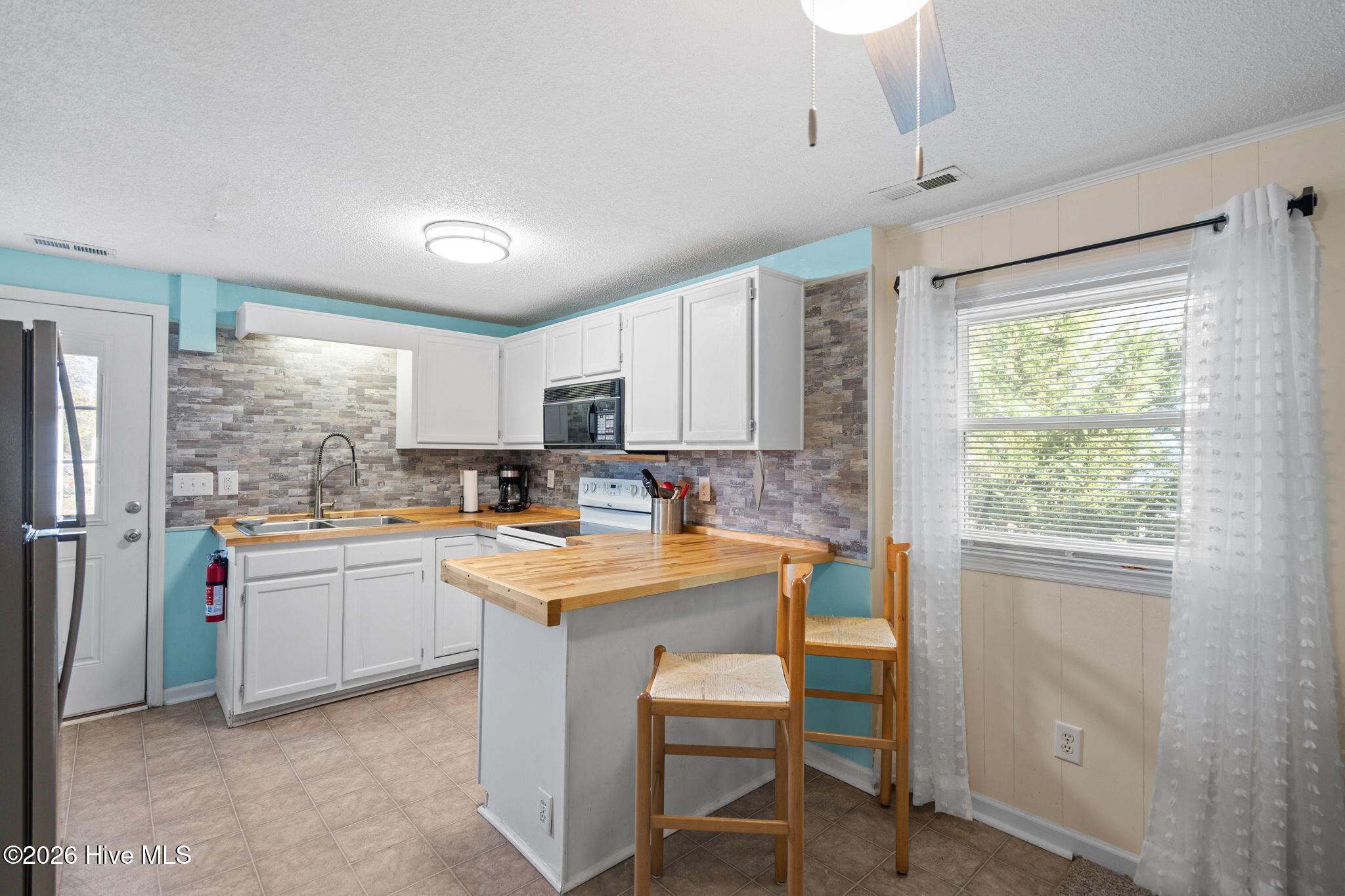 100558110 | Photo 46