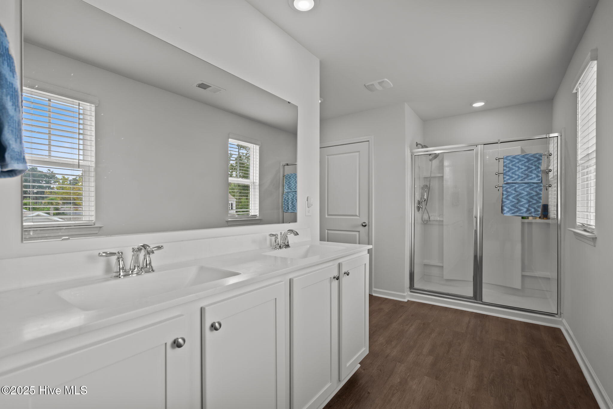 100532297 | Photo 21