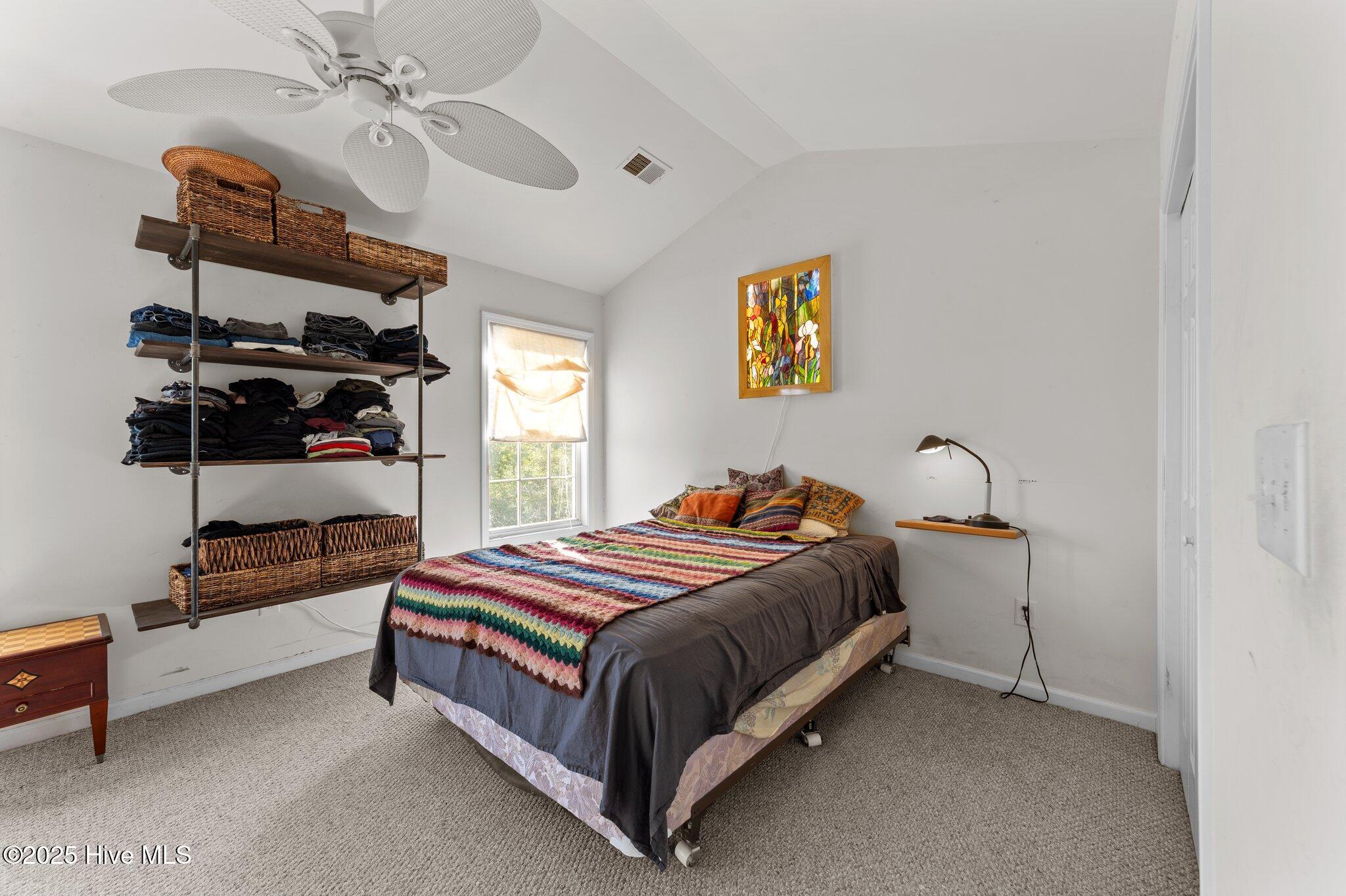 100502456 | Photo 27