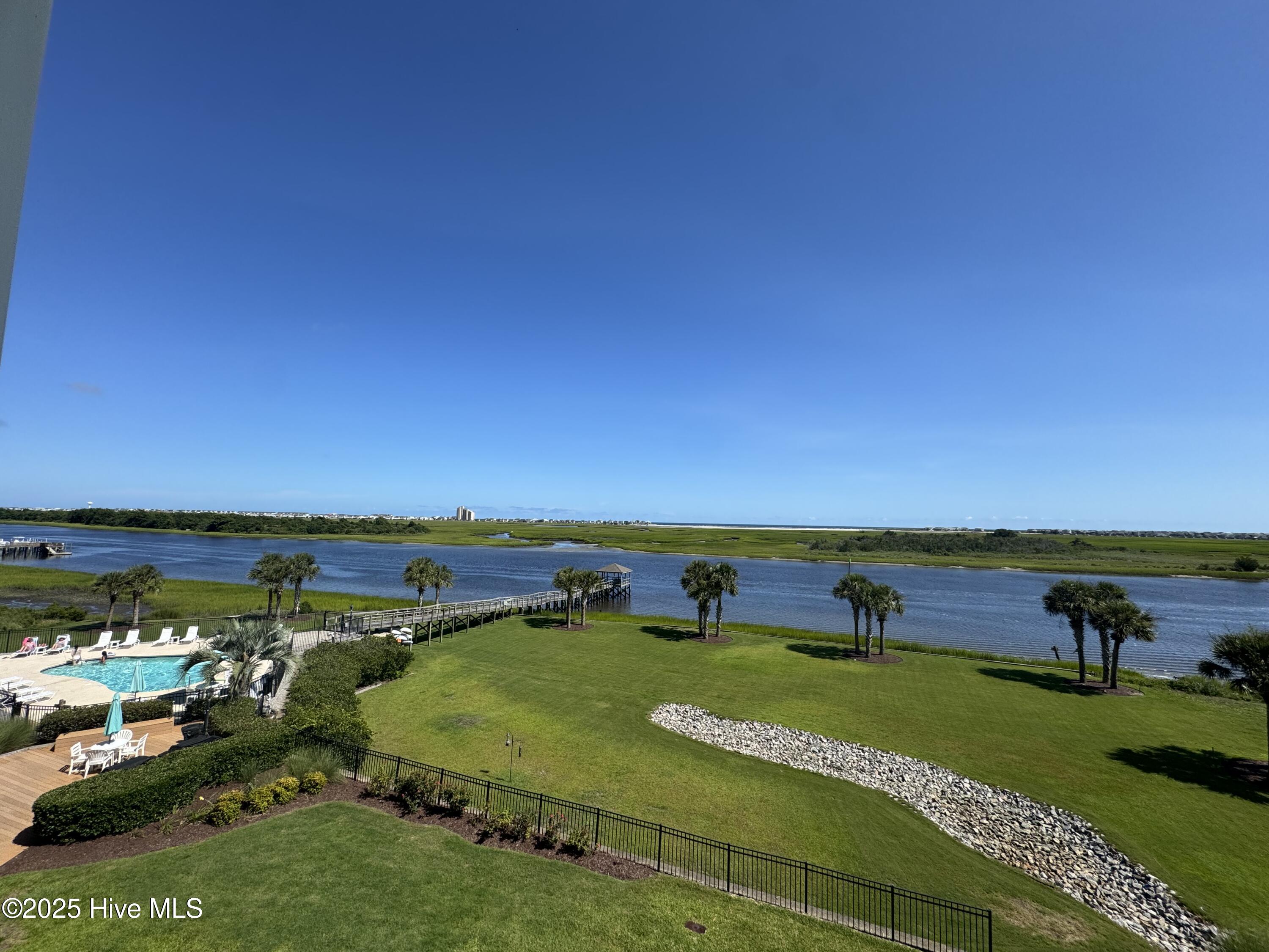 100528536 | Photo 12