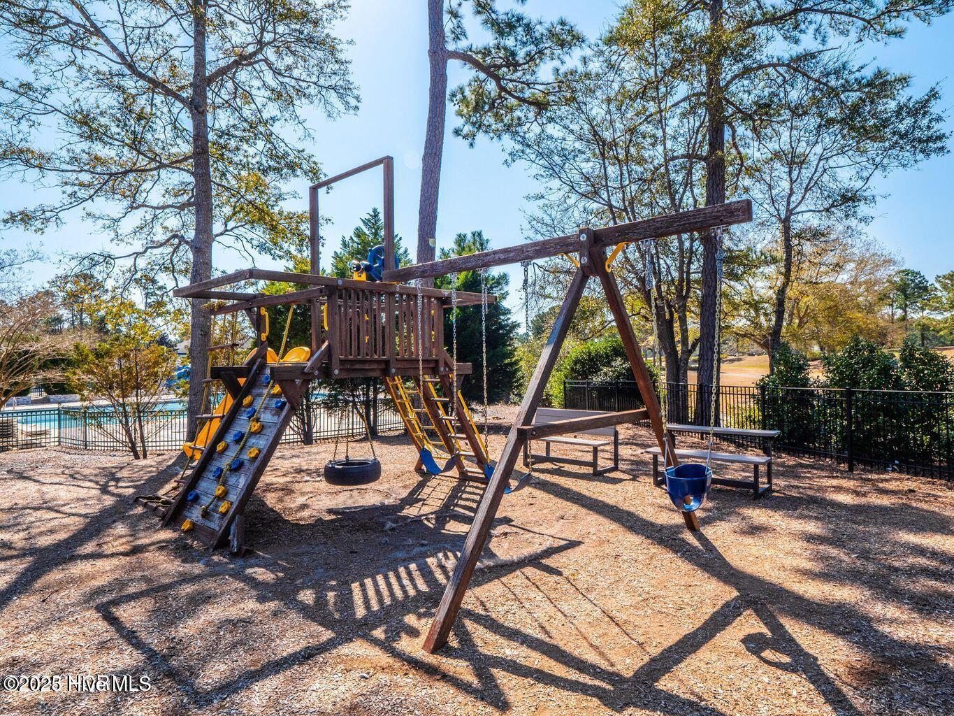 100549732 | Photo 51