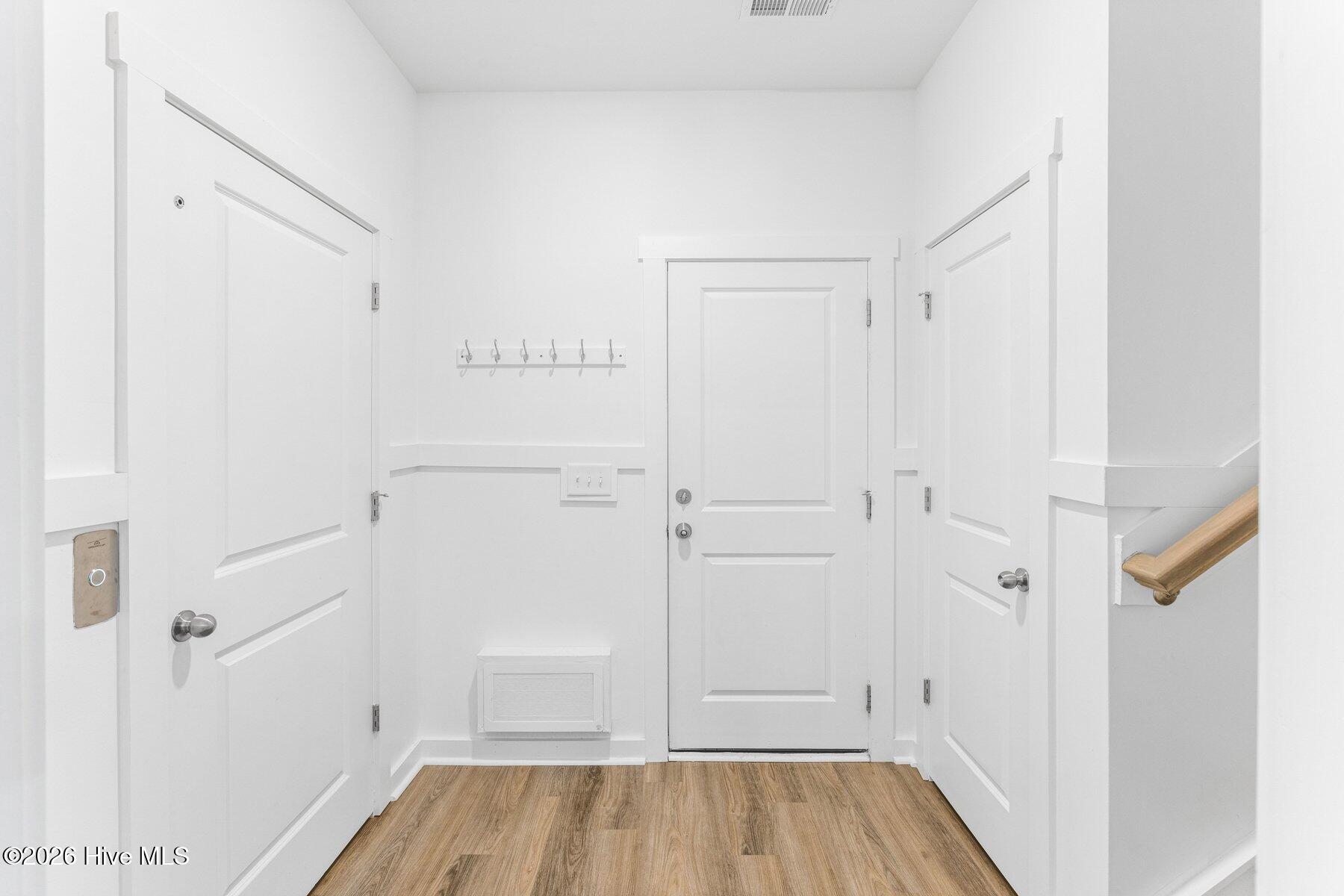 100547333 | Photo 44