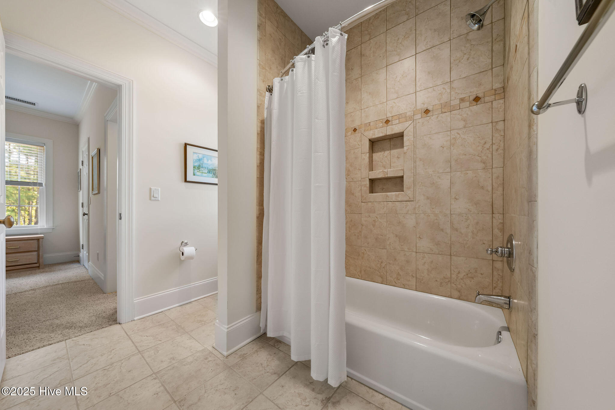 100532416 | Photo 48