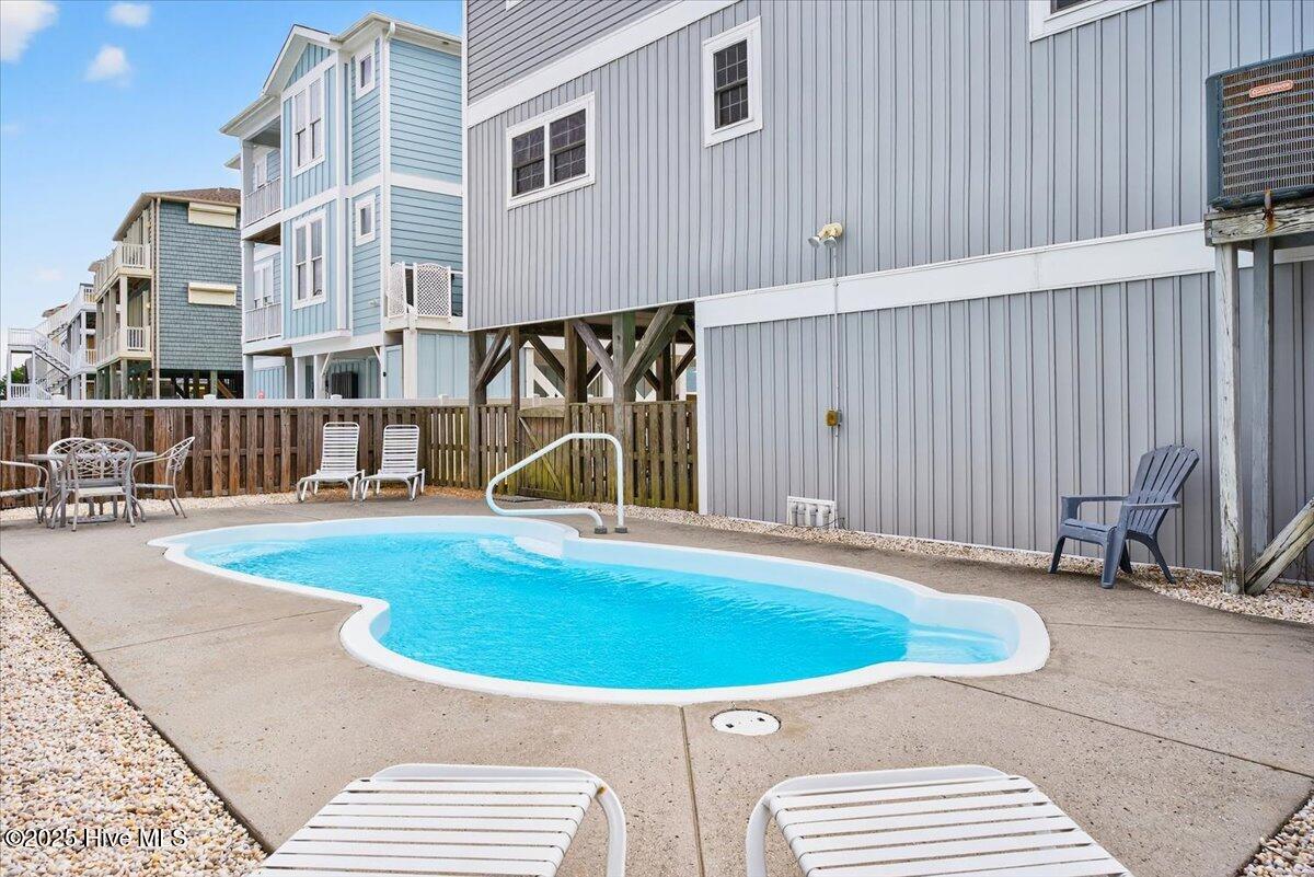 100531242 | Photo 46