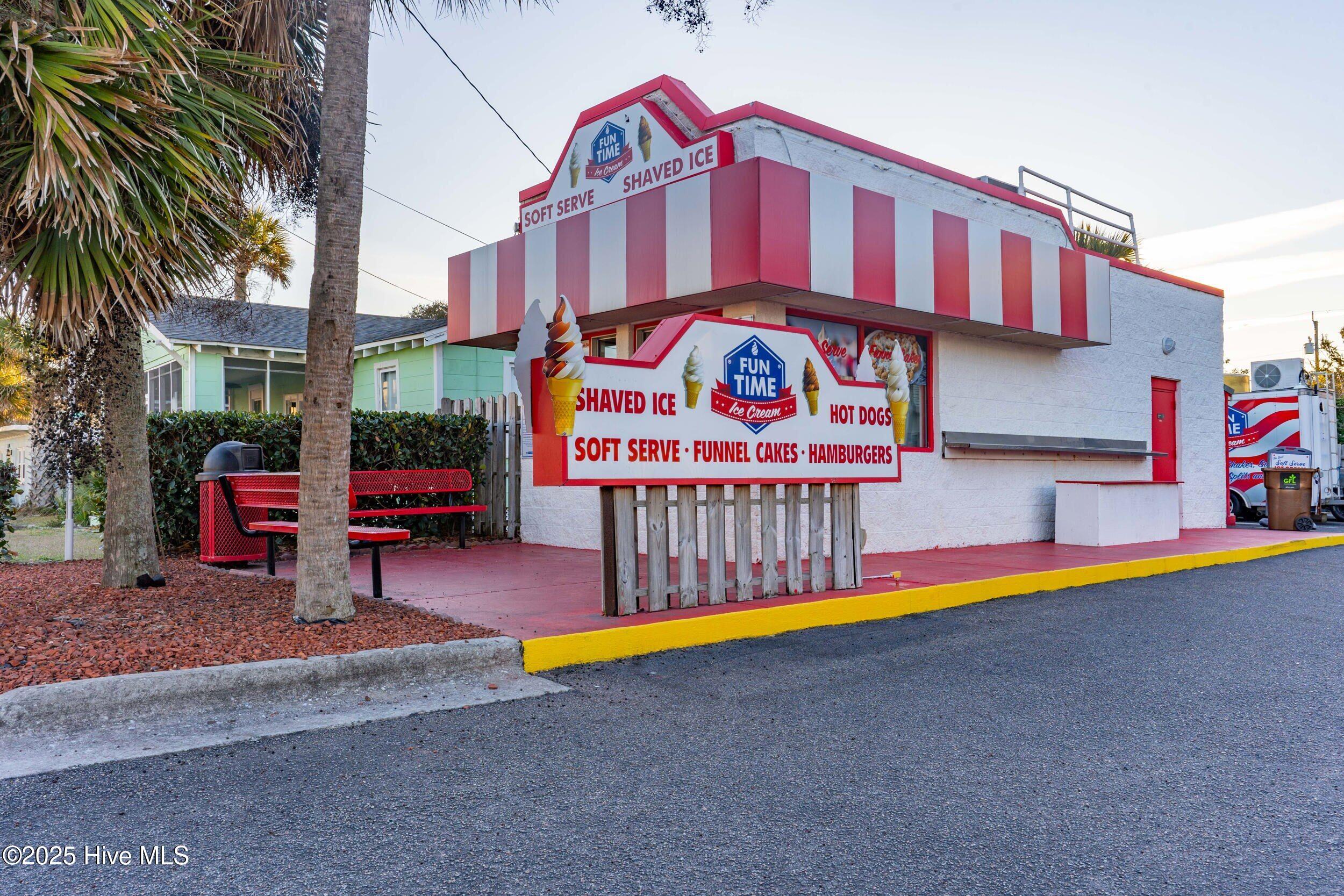 405 Ivy Lane, Carolina Beach, NC, 28428