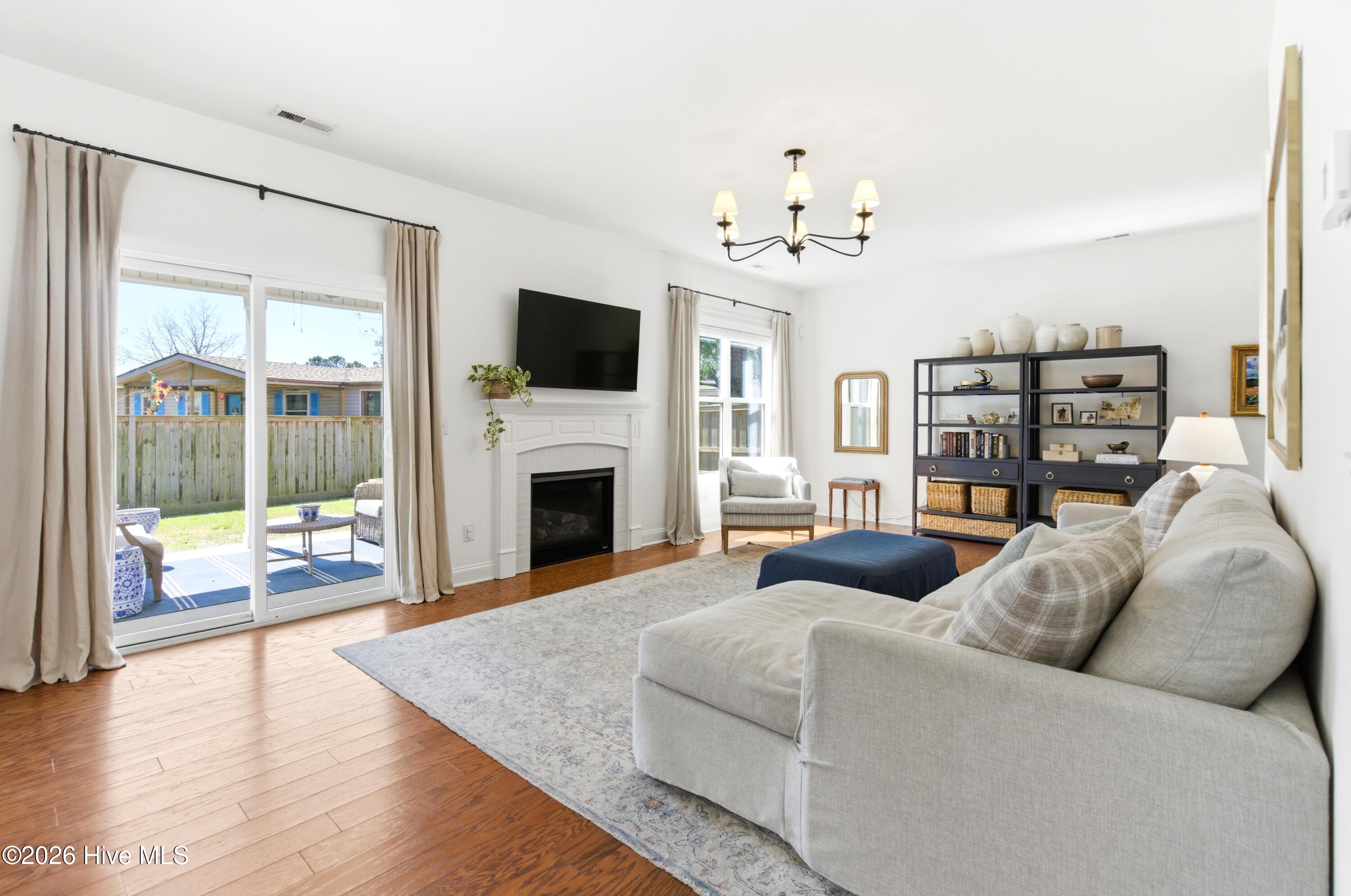 100561157 | Photo 12