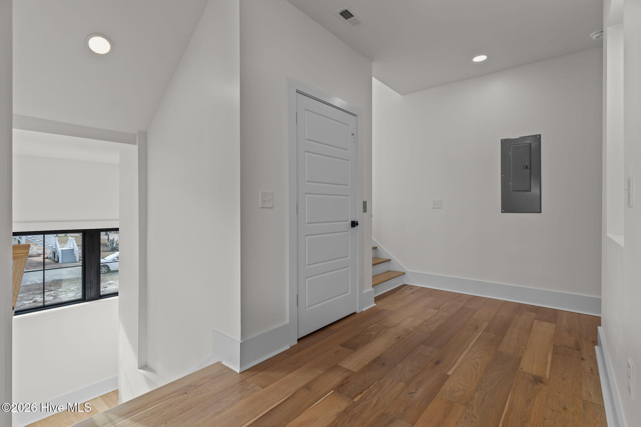 100553287 | Photo 47