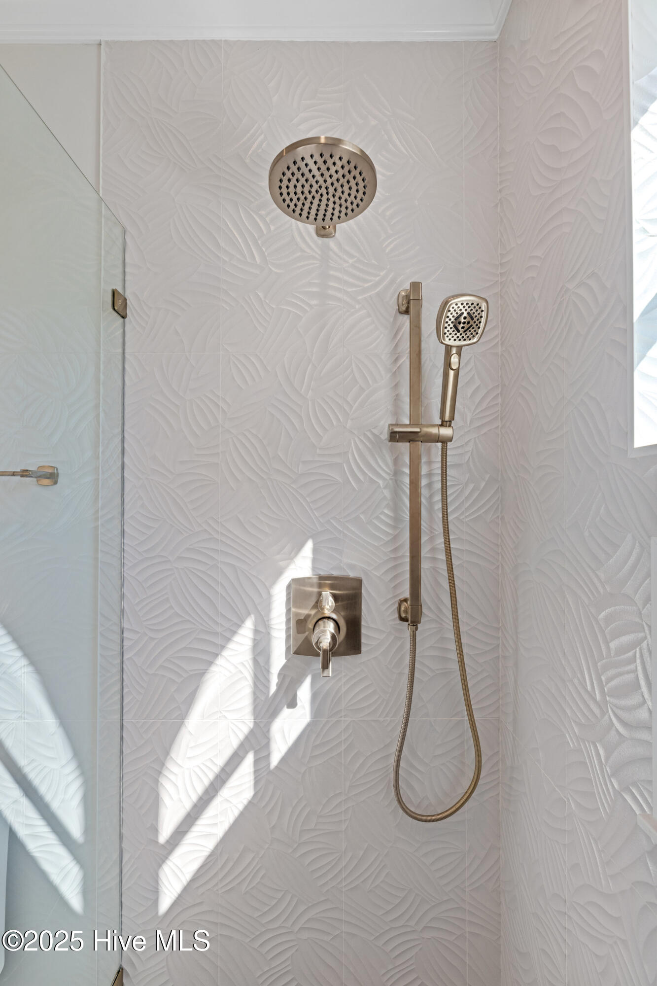 100401243 | Photo 70