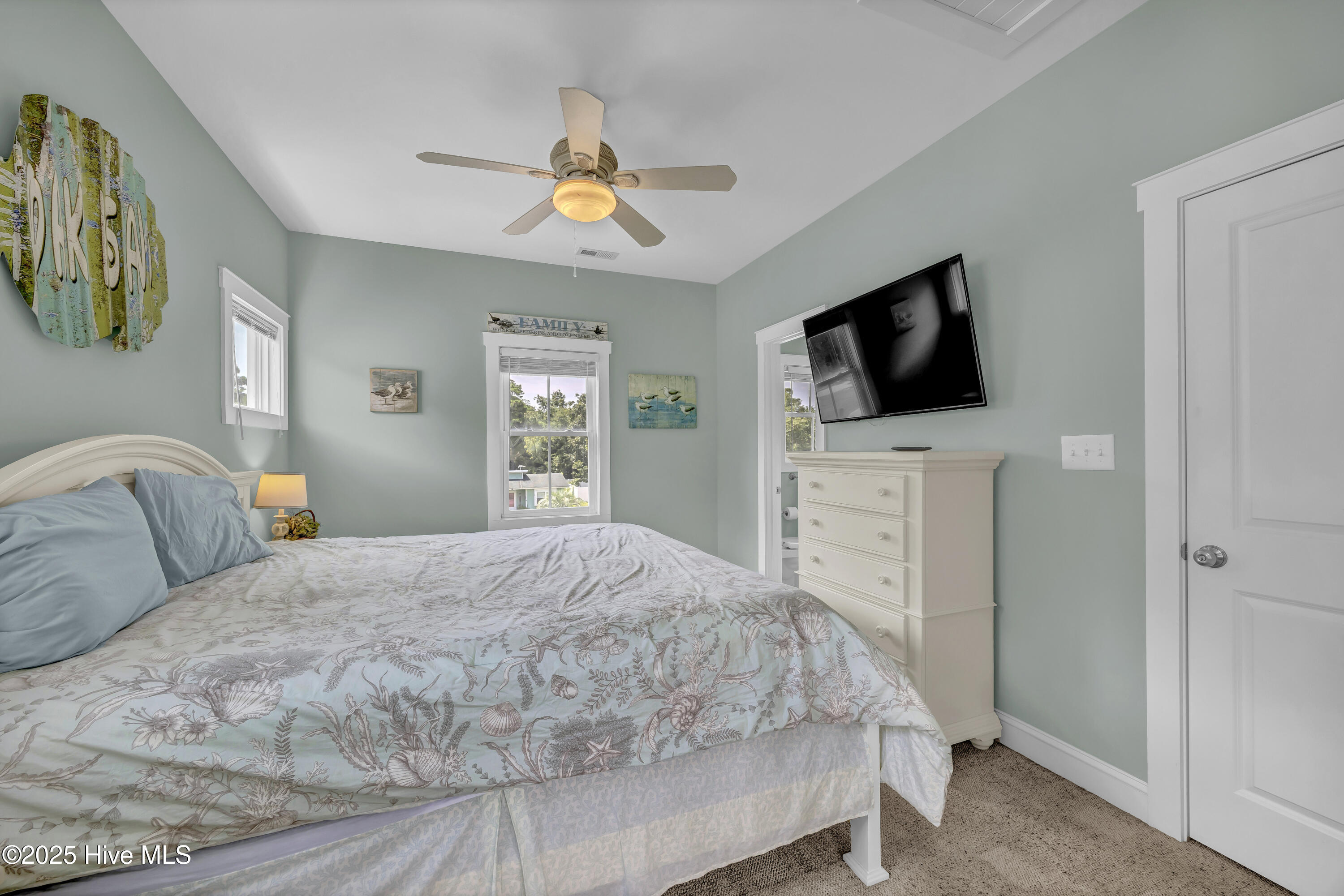 100522318 | Photo 15