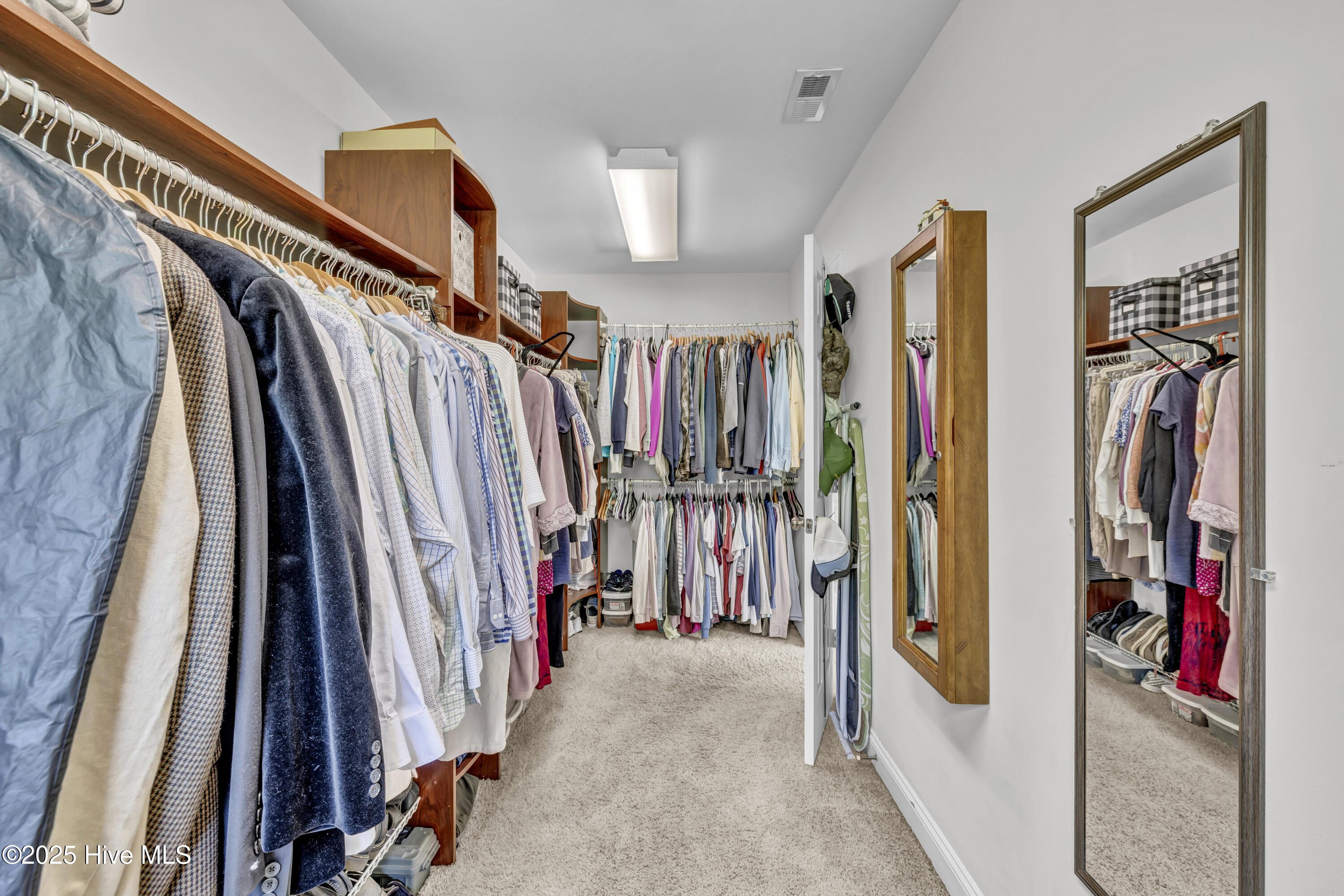 100533968 | Photo 28