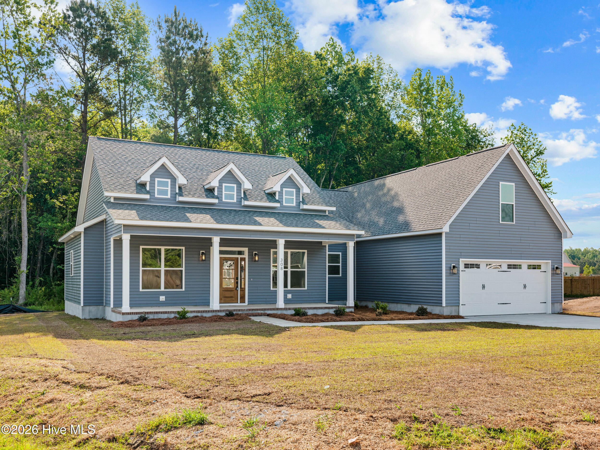 308 Belgian Court, Richlands, NC 28574 – photo 2: a02a0005