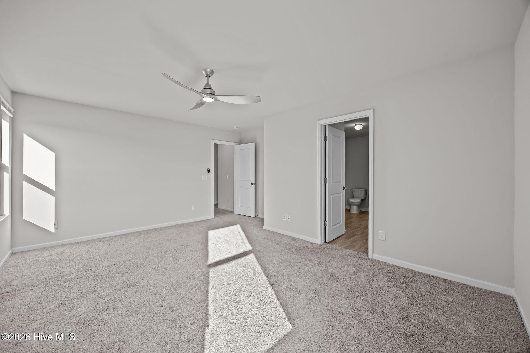 100549806 | Photo 21