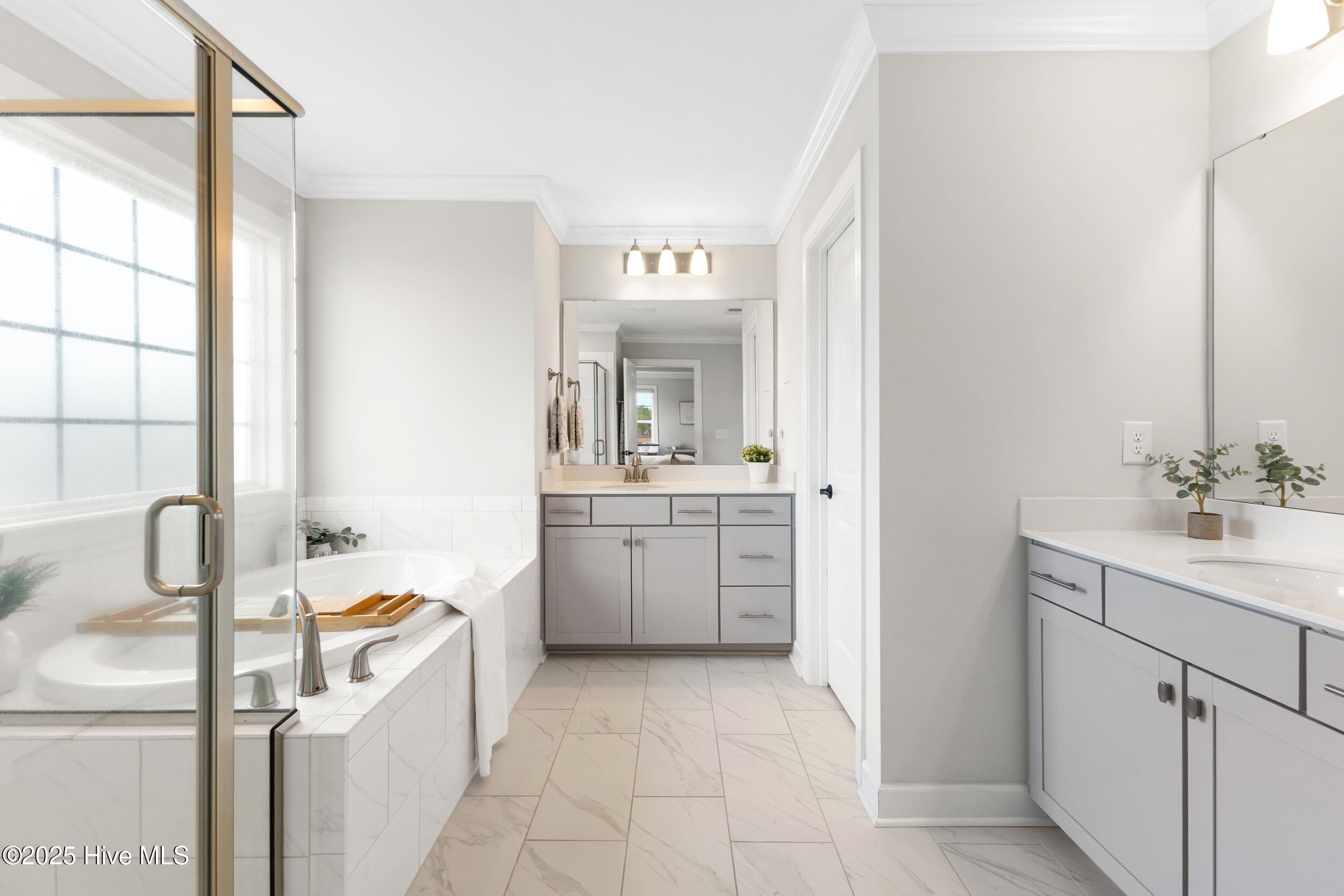 100546095 | Photo 40