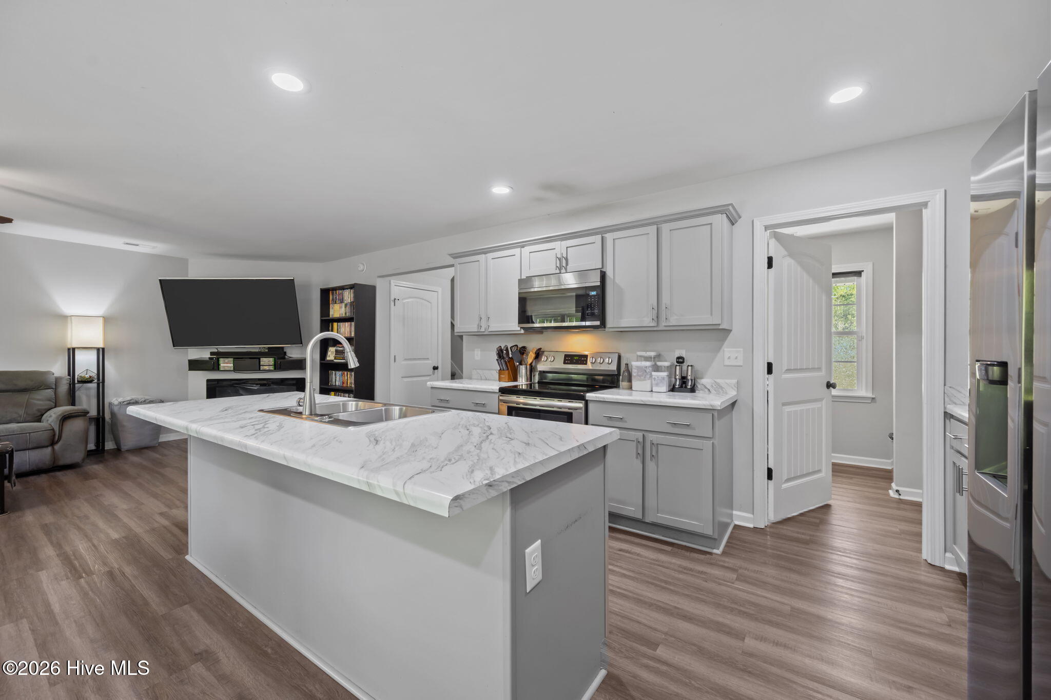 100567197 | Photo 13