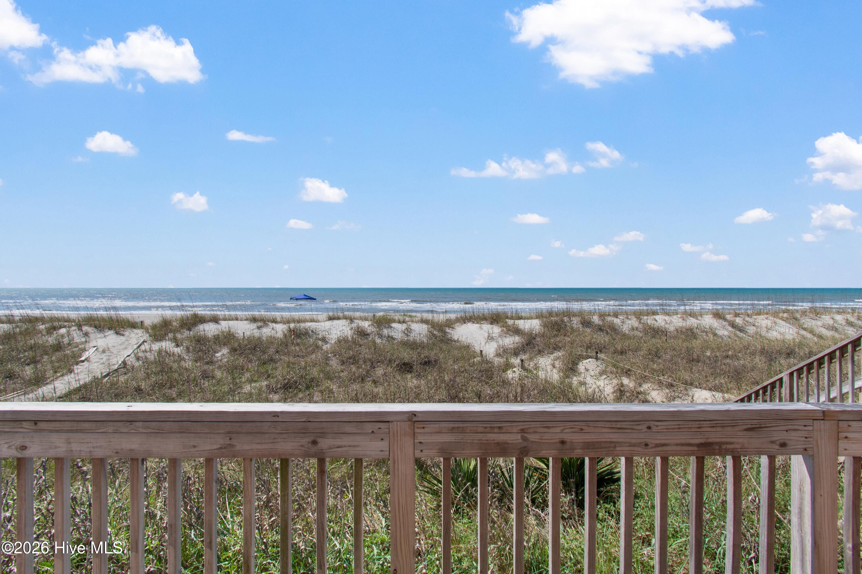 100567968 | Photo 50