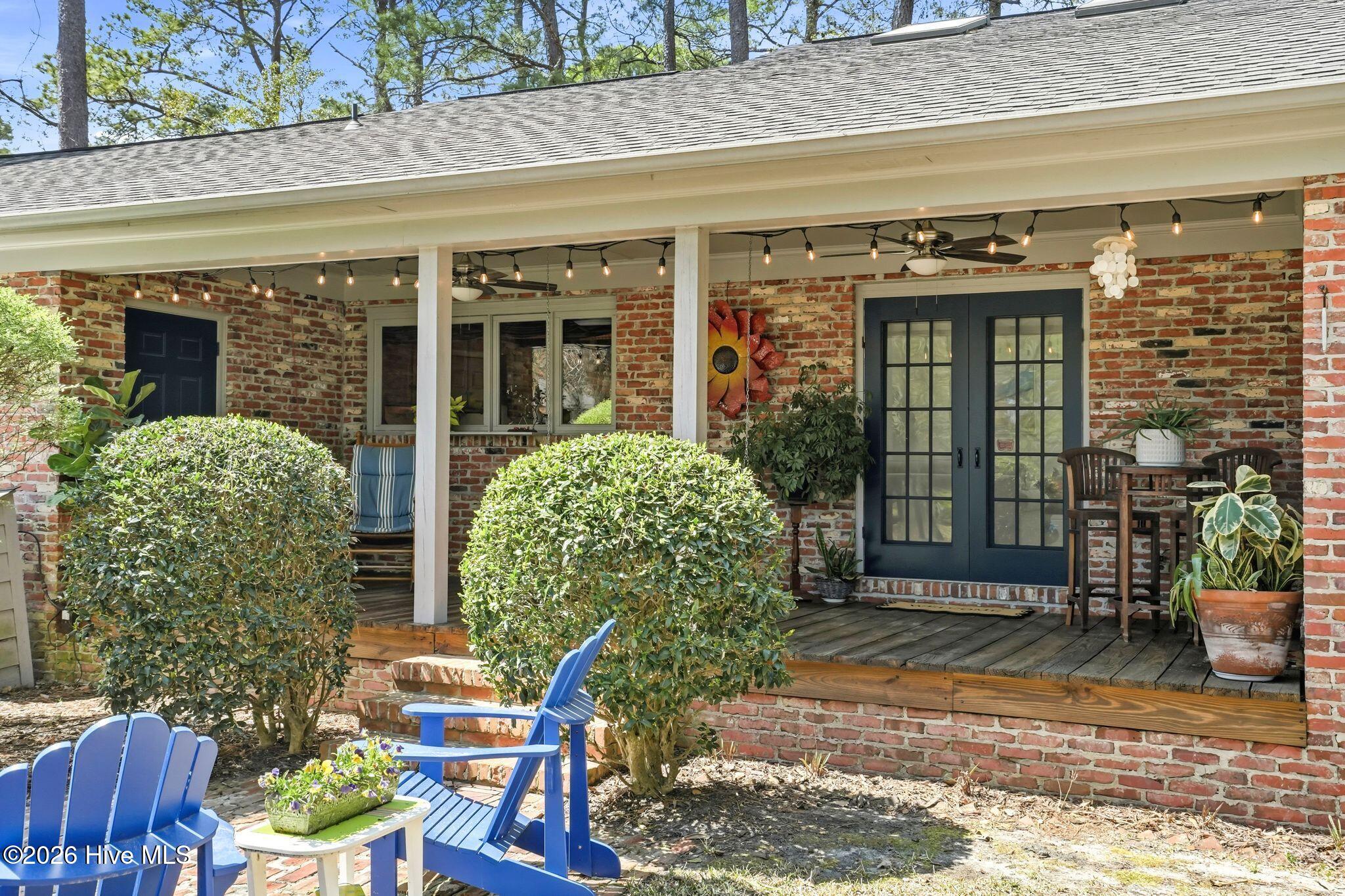 100563763 | Photo 58